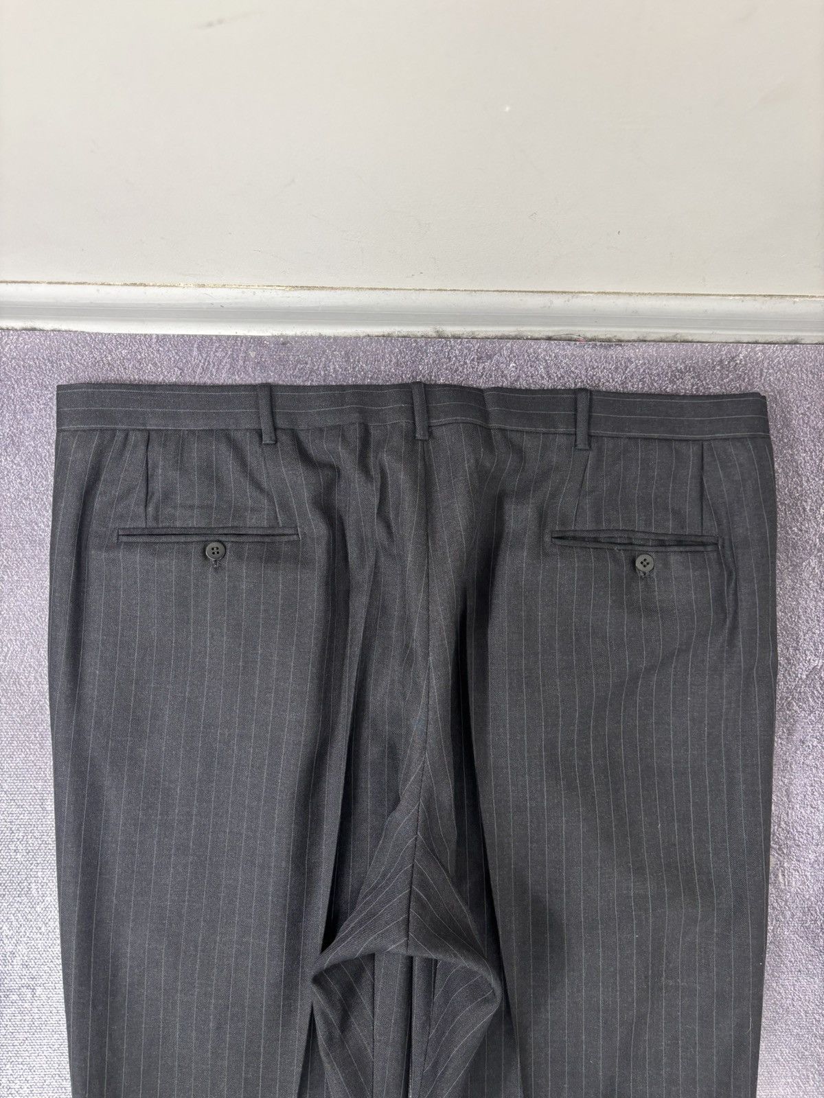 Holland & Sherry Holland & Sherry Men’s Dark Gray Pinstripe Wool Suit Size 52R - 25 Thumbnail