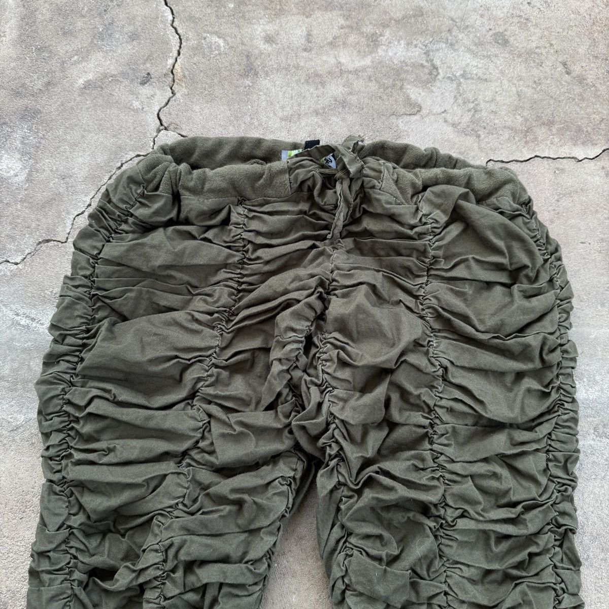 Beauty Beast × Japanese Brand Vert de Rage Pleated Olive Shorts Size 26" / US 2 / IT 38 - 4 Thumbnail
