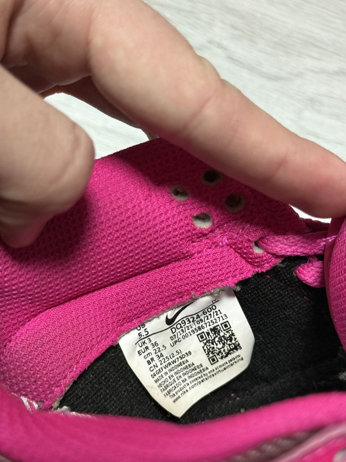 Nike Nike Dunk SB Low Valentine’s Day lace sneakers shoes Size US 5.5 / IT 35.5 - 6 Thumbnail