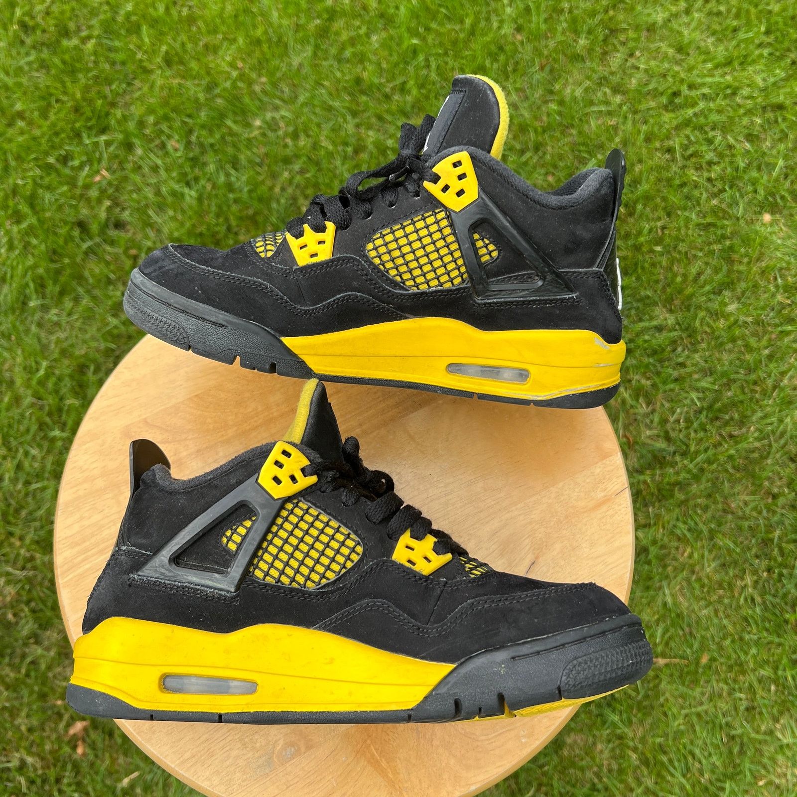 Jordan Brand × Nike Size 6 - Nike Air Jordan 4 Retro GS Thunder 2023 Men's Shoes Size US 6 / EU 39 - 2 Thumbnail