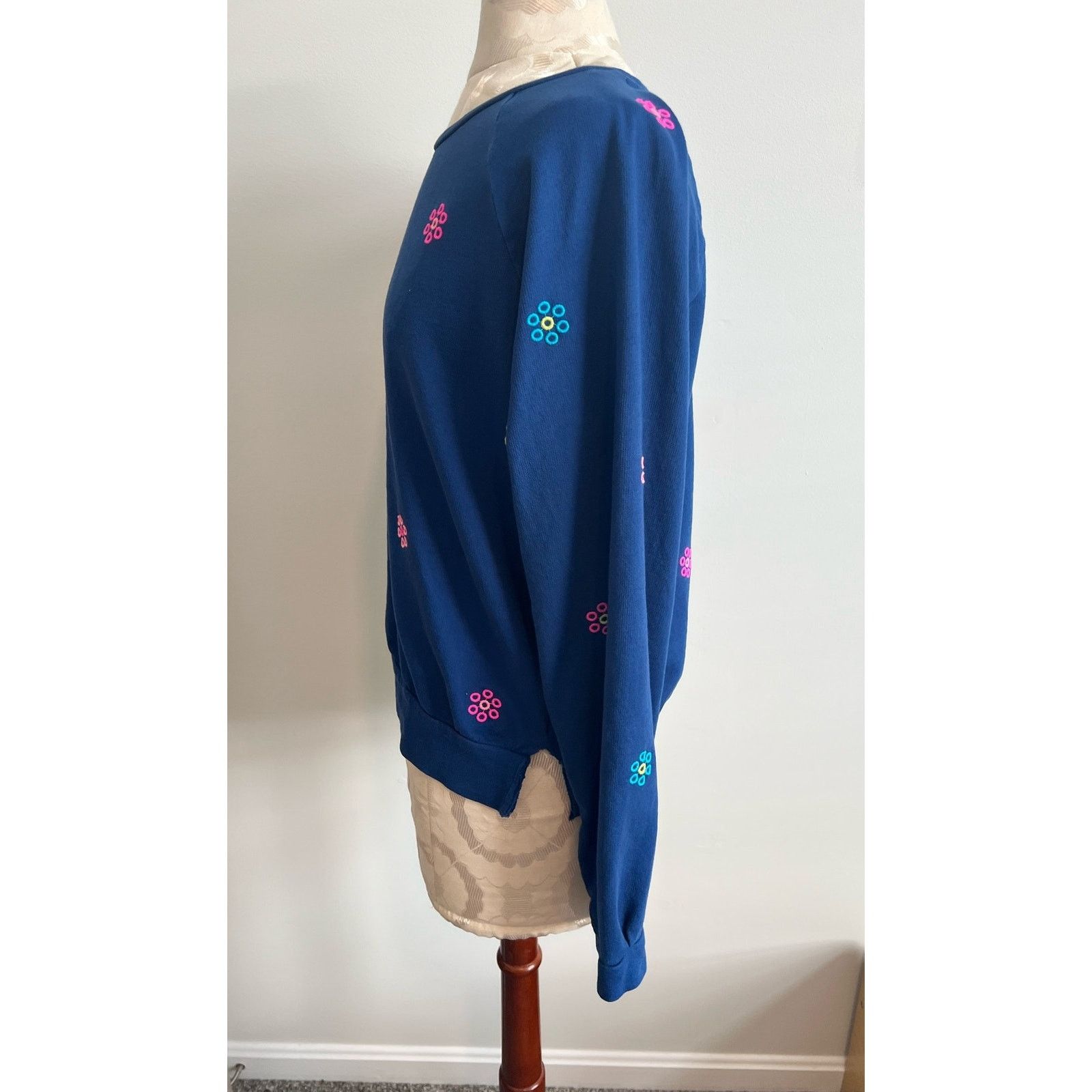 Lilly Pulitzer Lilly Pulitzer Landyn Ditsy Daisy Blue Sweatshirt Medium Size M / US 6-8 / IT 42-44 - 3 Thumbnail