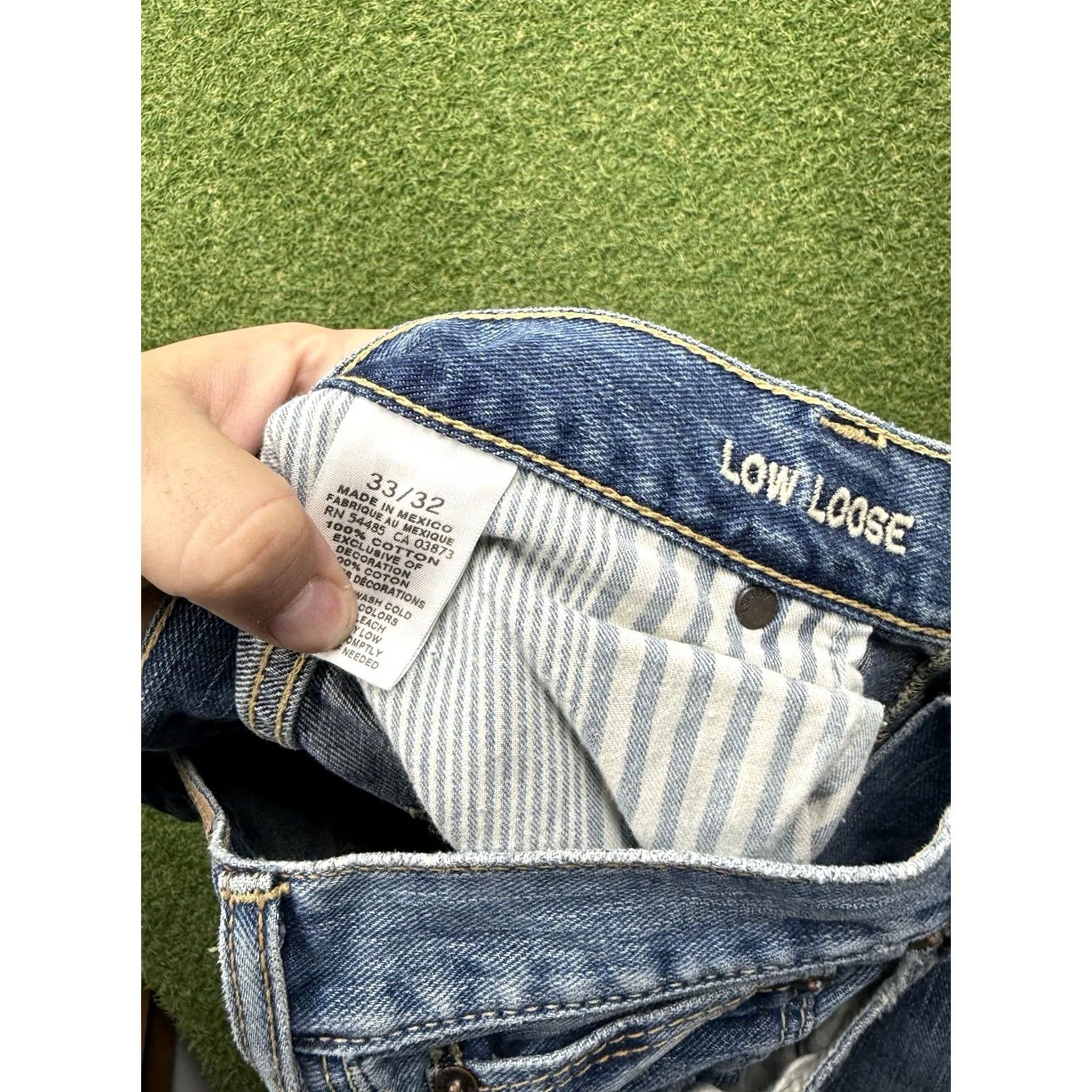 American Eagle Outfitters American Eagle Outfitters Jeans Mens 33x32 Blue Denim 5-Pocket Relaxed Bootcut Mid Rise 100% Cotton Leather Logo Size US 33 - 7 Thumbnail