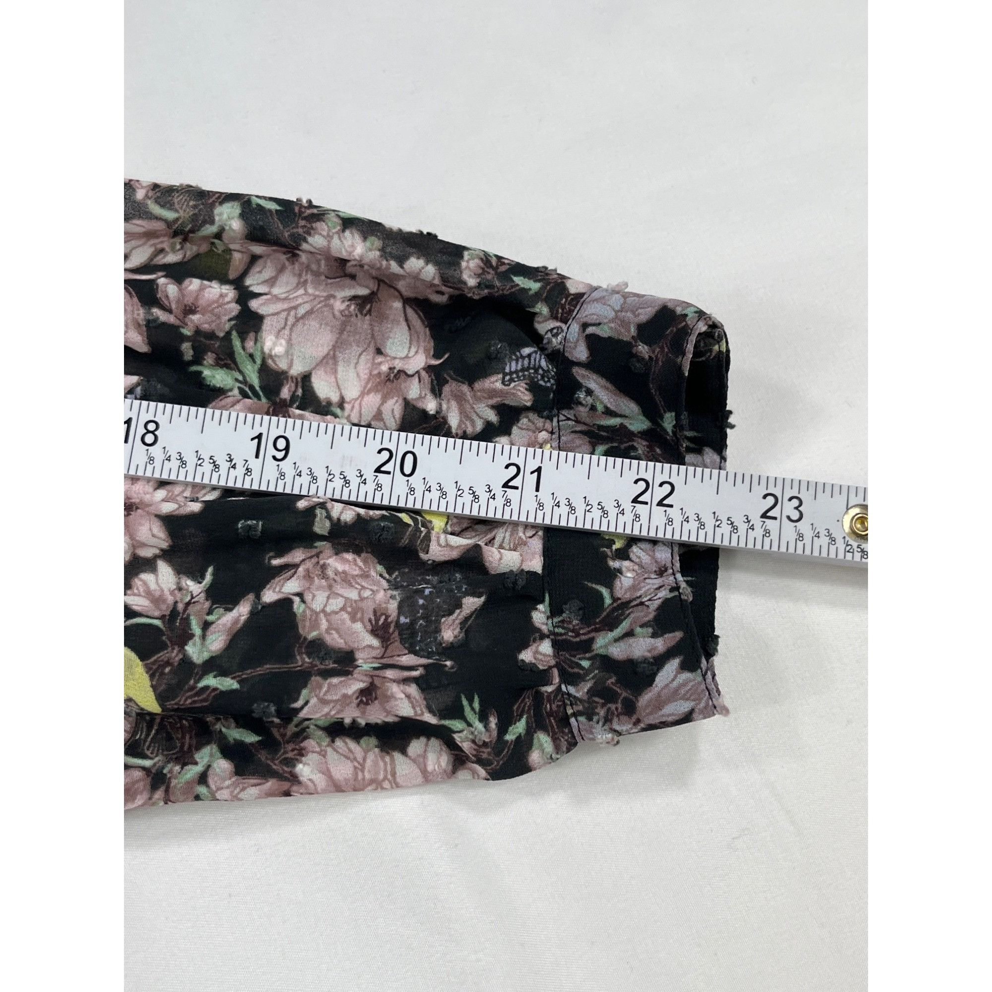 H&M H&M SKU 7685 Womens Long Sleeve Button Up Floral Ruffle Blou Size M / US 6-8 / IT 42-44 - 9 Thumbnail