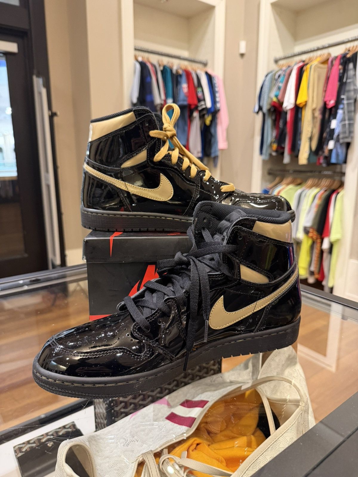 Jordan Brand Jordan 1 Retro ‘Black Metallic Gold (2020)’ Size US 12 / EU 45 - 4 Thumbnail