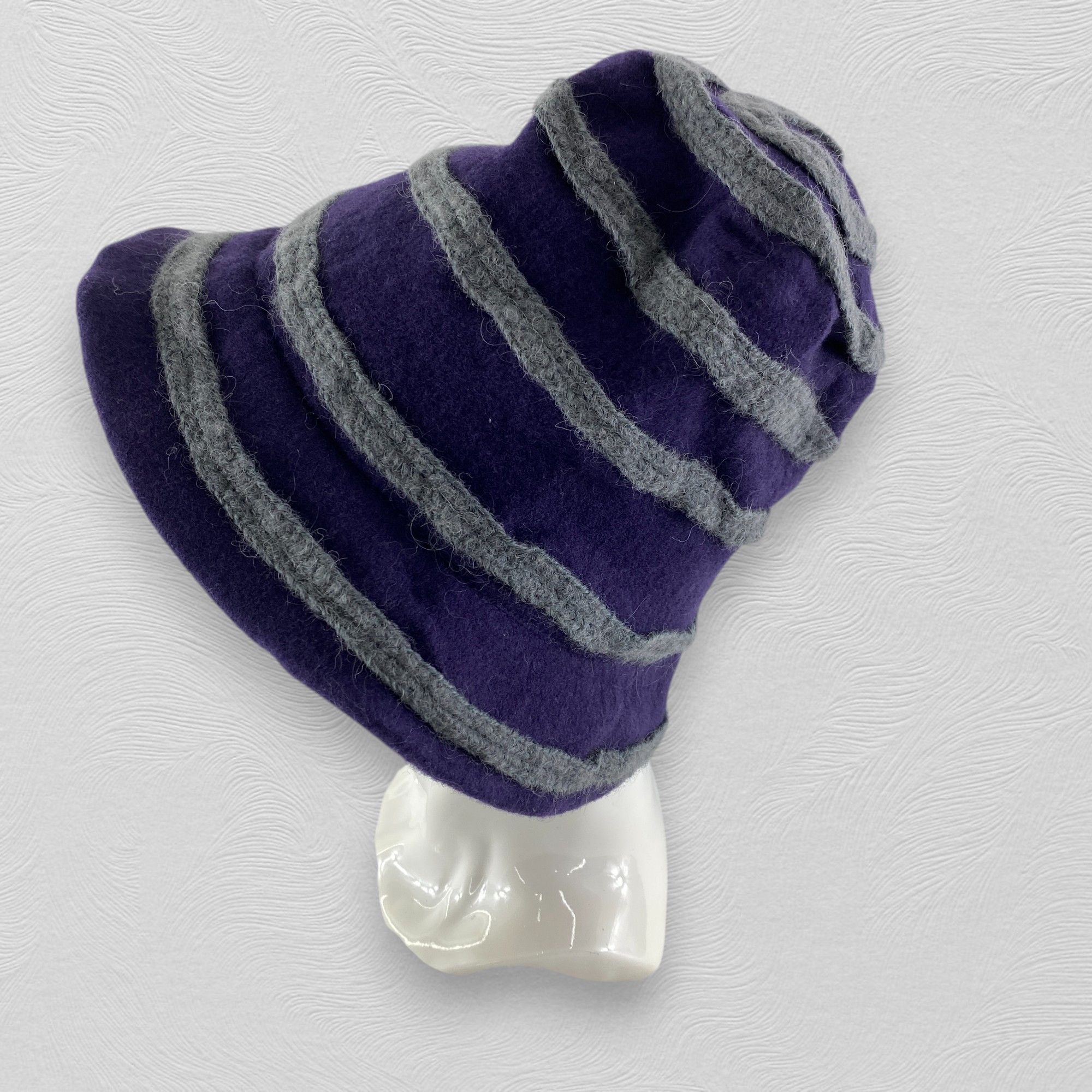 Japanese Brand Rare Spiral Stripes Snow Cap Hat Beanie -BN560 Size ONE SIZE - 1 Thumbnail