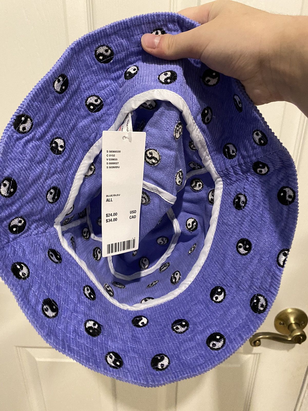 Urban Outfitters Urban Outfitters purple yin yang bucket hat Size ONE SIZE - 2 Thumbnail