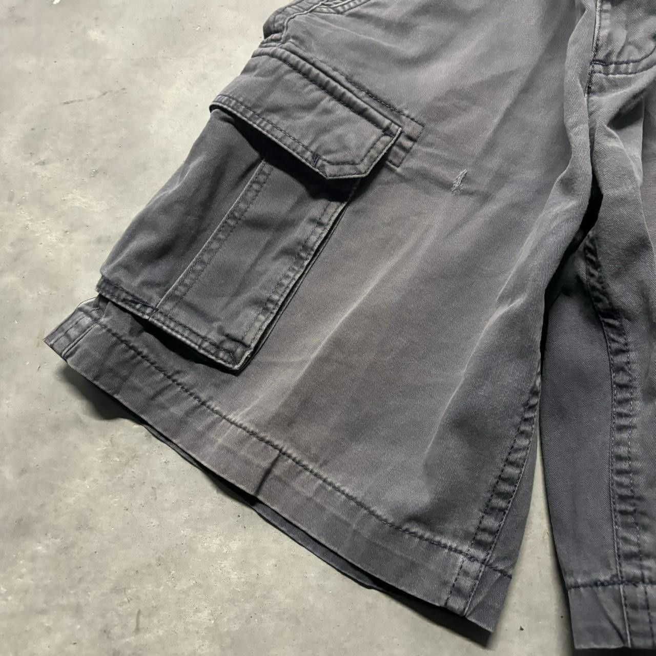 Japanese Brand × Vintage Crazy Vintage Y2K/2000s Baggy Sunfaded Navy Blue Skater Cargo Shorts! Size US 36 / EU 52 - 3 Thumbnail