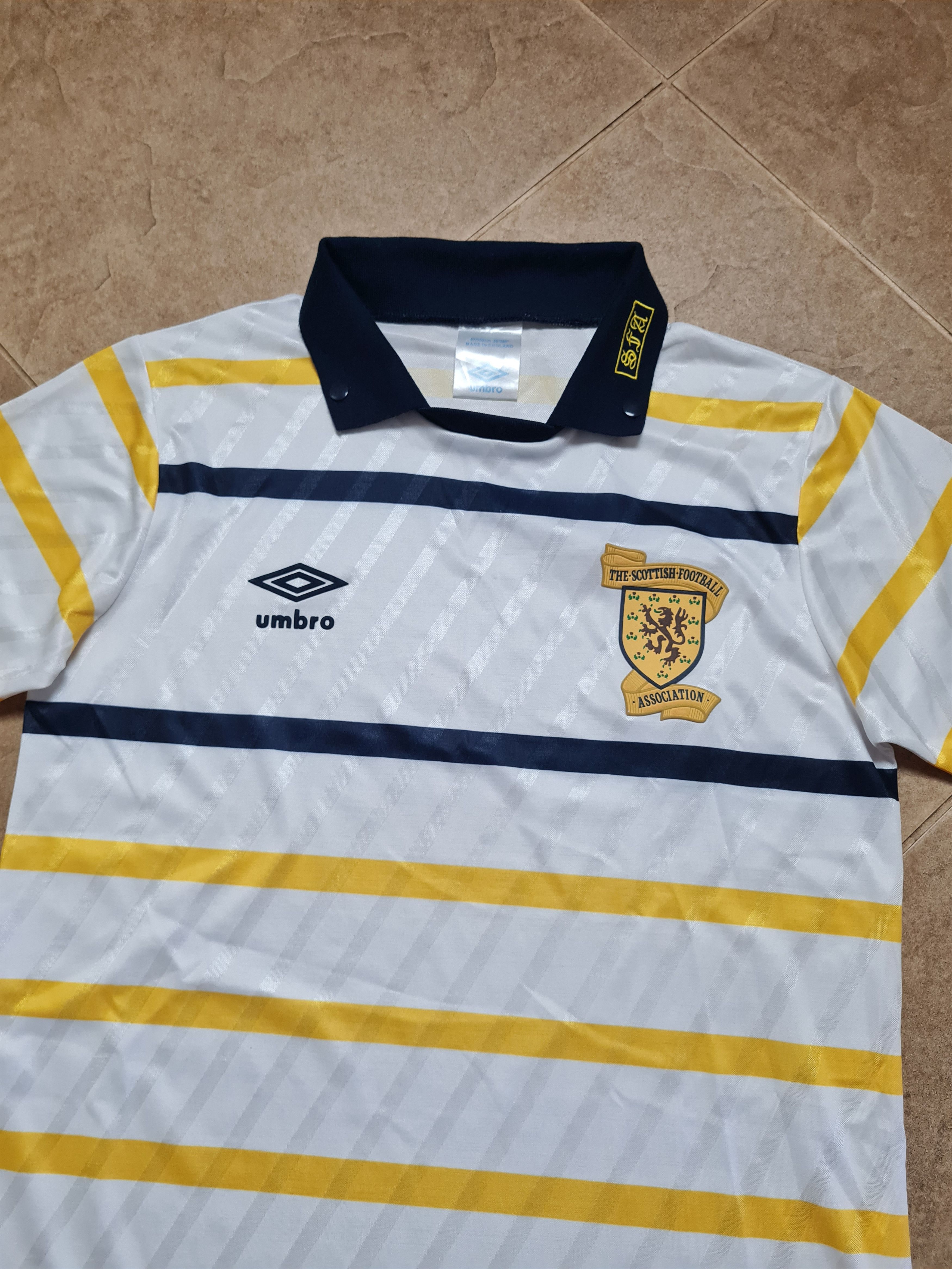 Umbro Scotland National Team Umbro 1988/89/90 Away Shirt Size US M / EU 48-50 / 2 - 7 Thumbnail