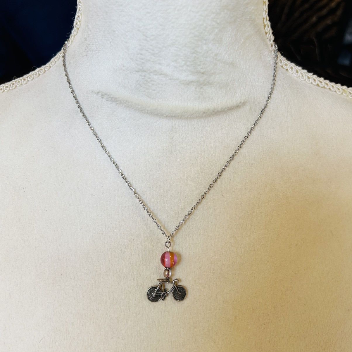 Handmade Handcrafted vintage beaded bicycle charm pendant necklace Size ONE SIZE - 3 Thumbnail