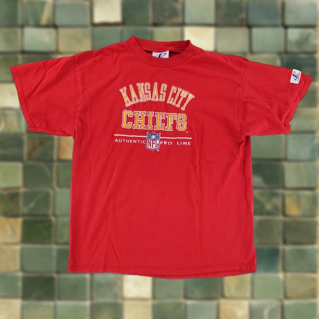 Logo Athletic VINTAGE Kansas City Chiefs Logo Athletic T Shirt Embroidered Red Made USA Mens L 90s Shirt Mens Size US L / EU 52-54 / 3 - 1 Thumbnail