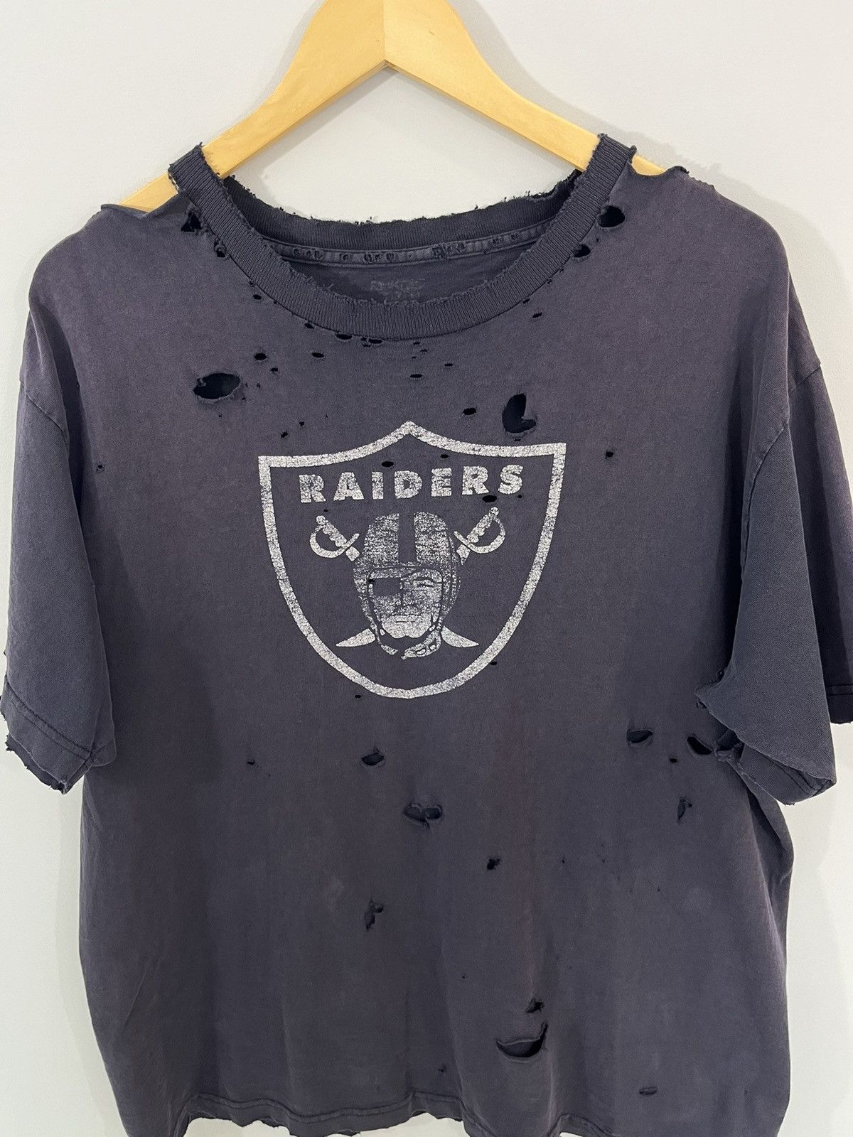 Vintage Oakland Raiders Sun Faded Thrashed NFL Tee Size US XL / EU 56 / 4 - 2 Thumbnail