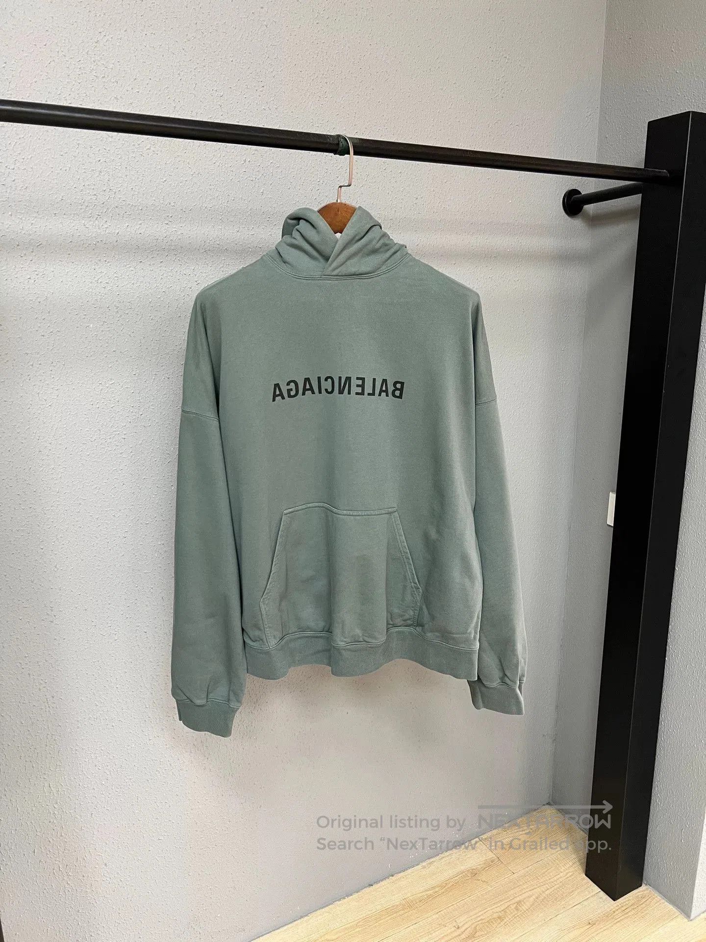 Balenciaga balenciaga logo reverse hooded sweatshirt. Size US M / EU 48-50 / 2 - 1 Thumbnail