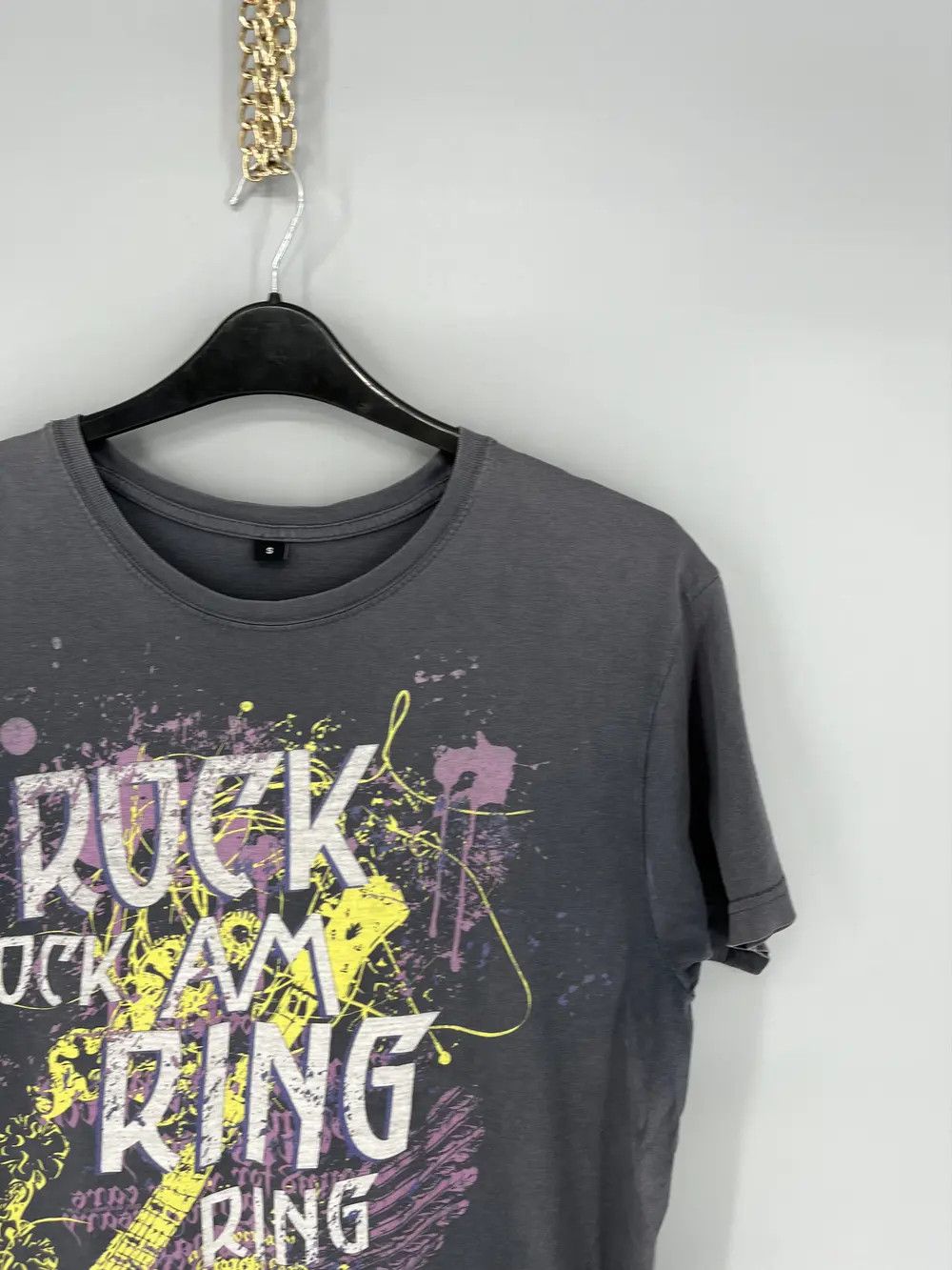 Band Tees Vintage Y2K rock ring festival kiss muse rammstein 2010 Size US S / EU 44-46 / 1 - 5 Thumbnail