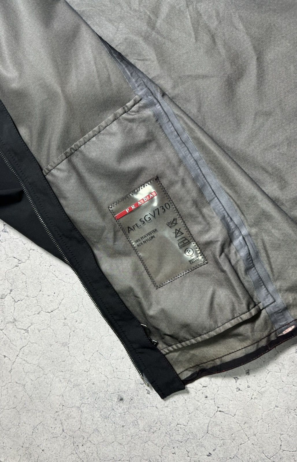 Prada Prada Red Tab Nylon Membrane Vintage Luxury Jacket Black Size US L / EU 52-54 / 3 - 8 Thumbnail