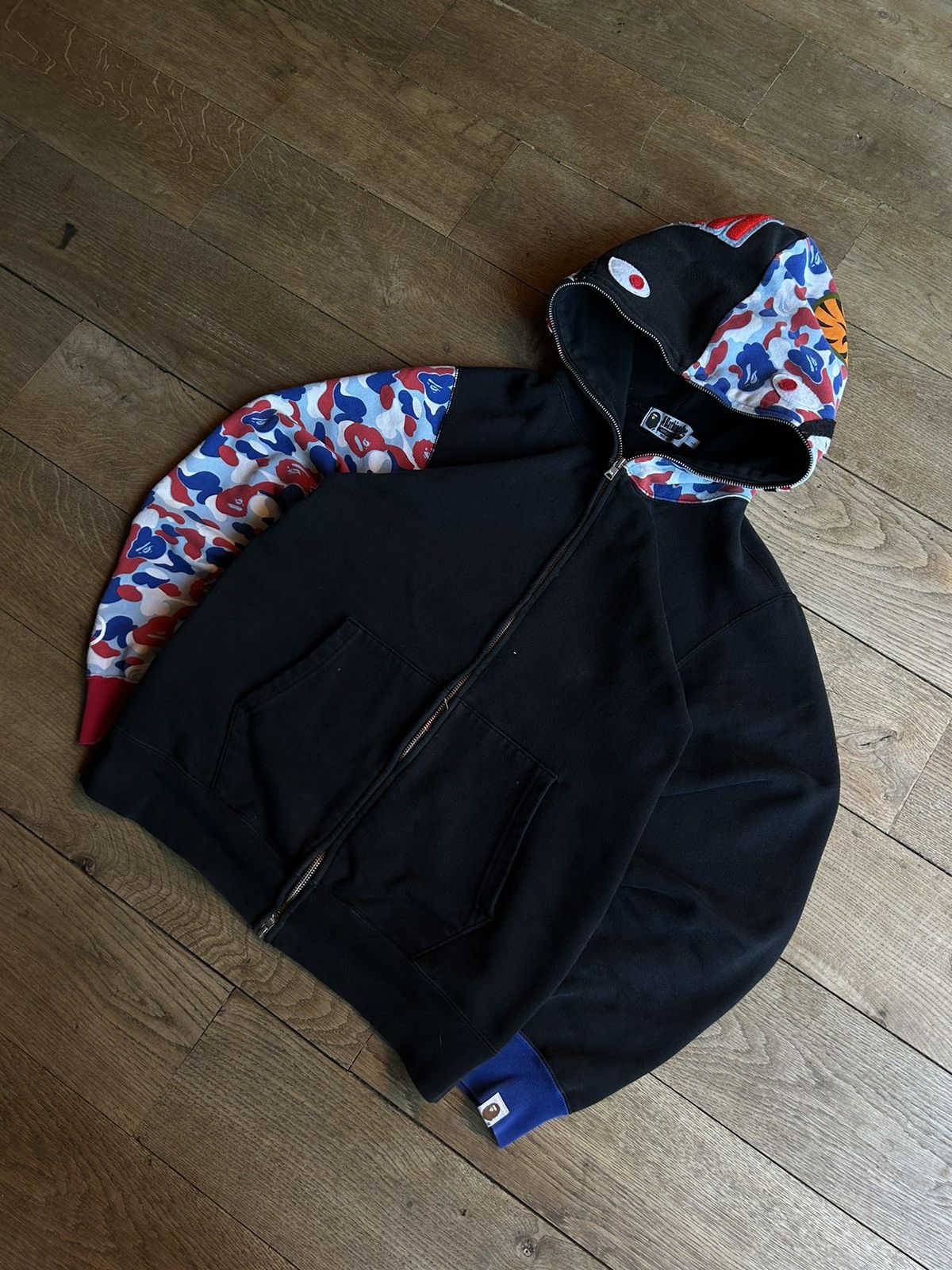 Bape BAPE Shark Camo Paris Limited Edition Full Zip Hoodie Size US L / EU 52-54 / 3 - 2 Thumbnail
