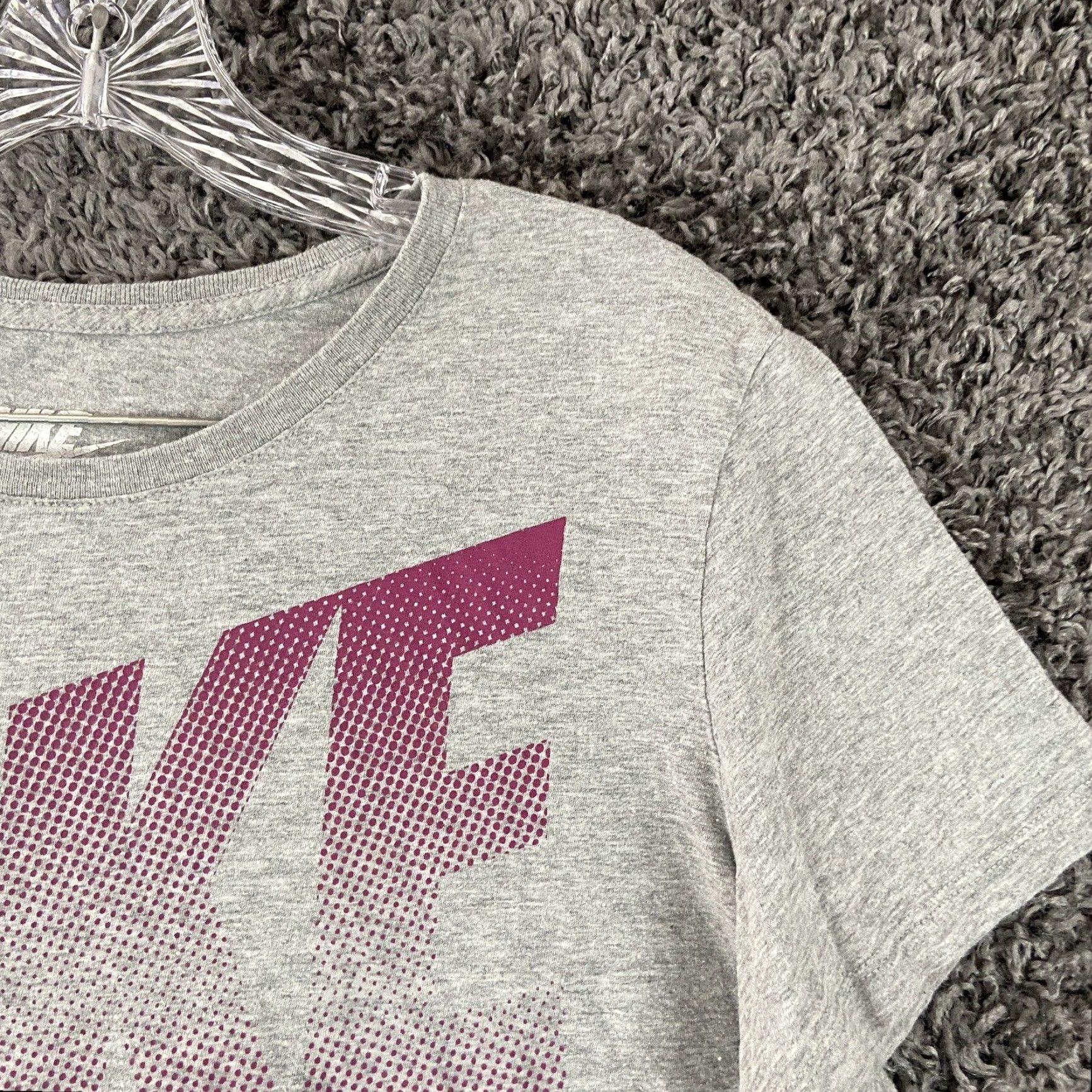 Nike Nike Gray Slim Fit Athletic T-Shirt XL Short Sleeve Activewear Womens Size XL / US 12-14 / IT 48-50 - 4 Thumbnail