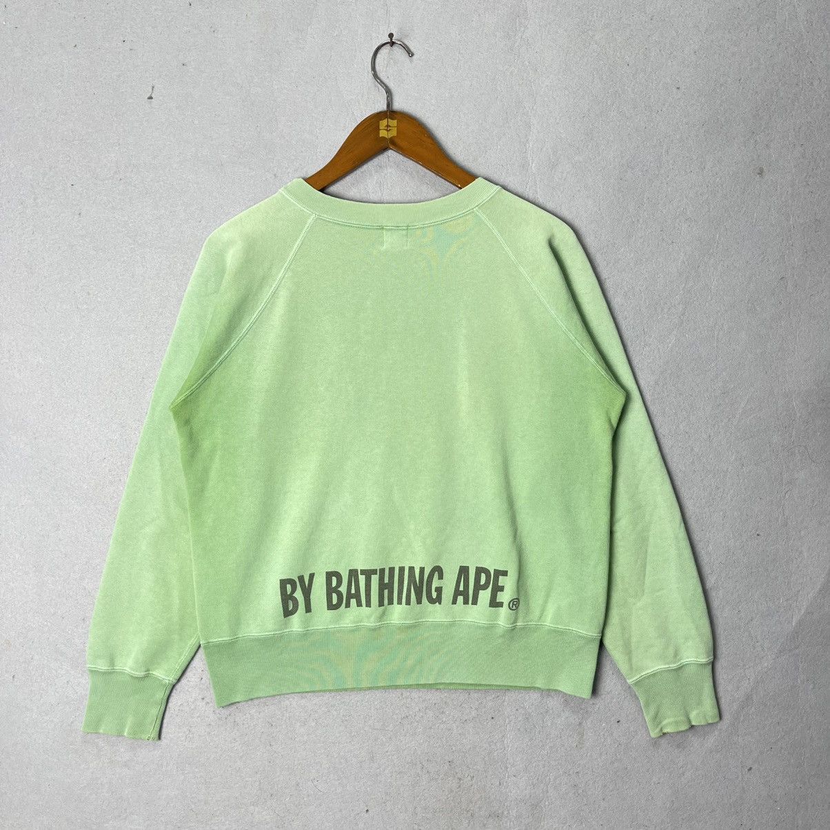 Bape Vintage BAPE Ape Head Crewneck Sweatshirt Green Japan Size US S / EU 44-46 / 1 - 9 Thumbnail