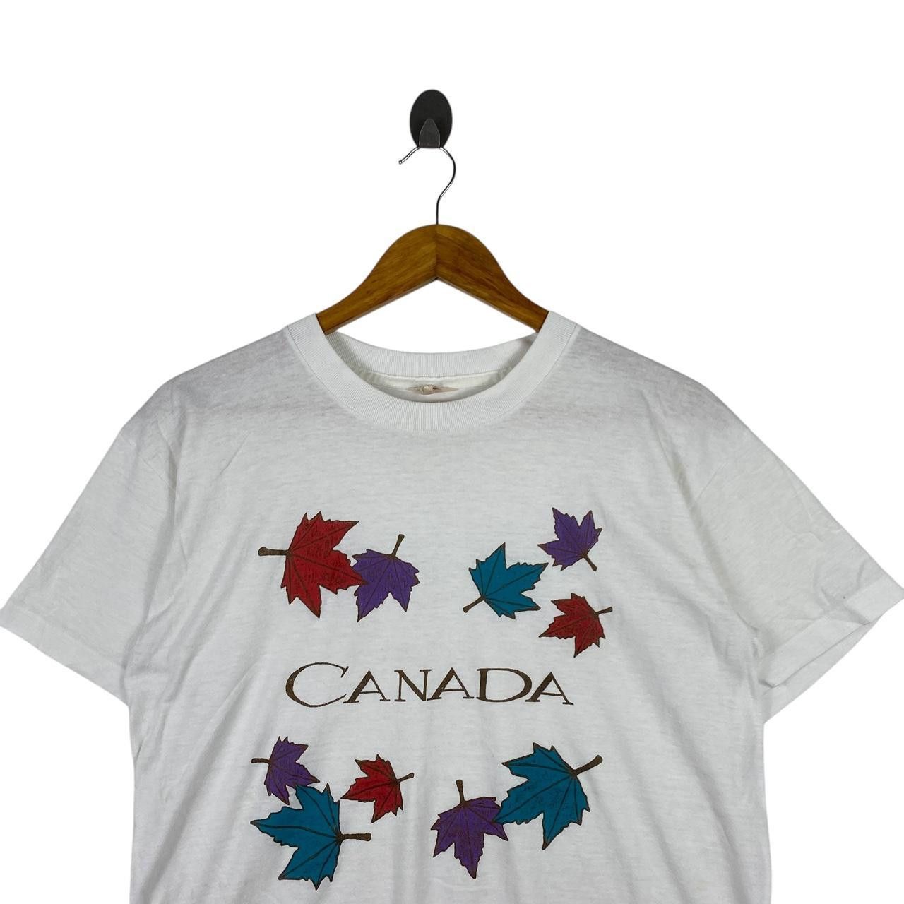 Vintage Vintage 90’ CANADA MAPLE LEAF Illustration Art Tee Shirt Top Size S / US 4 / IT 40 - 2 Thumbnail