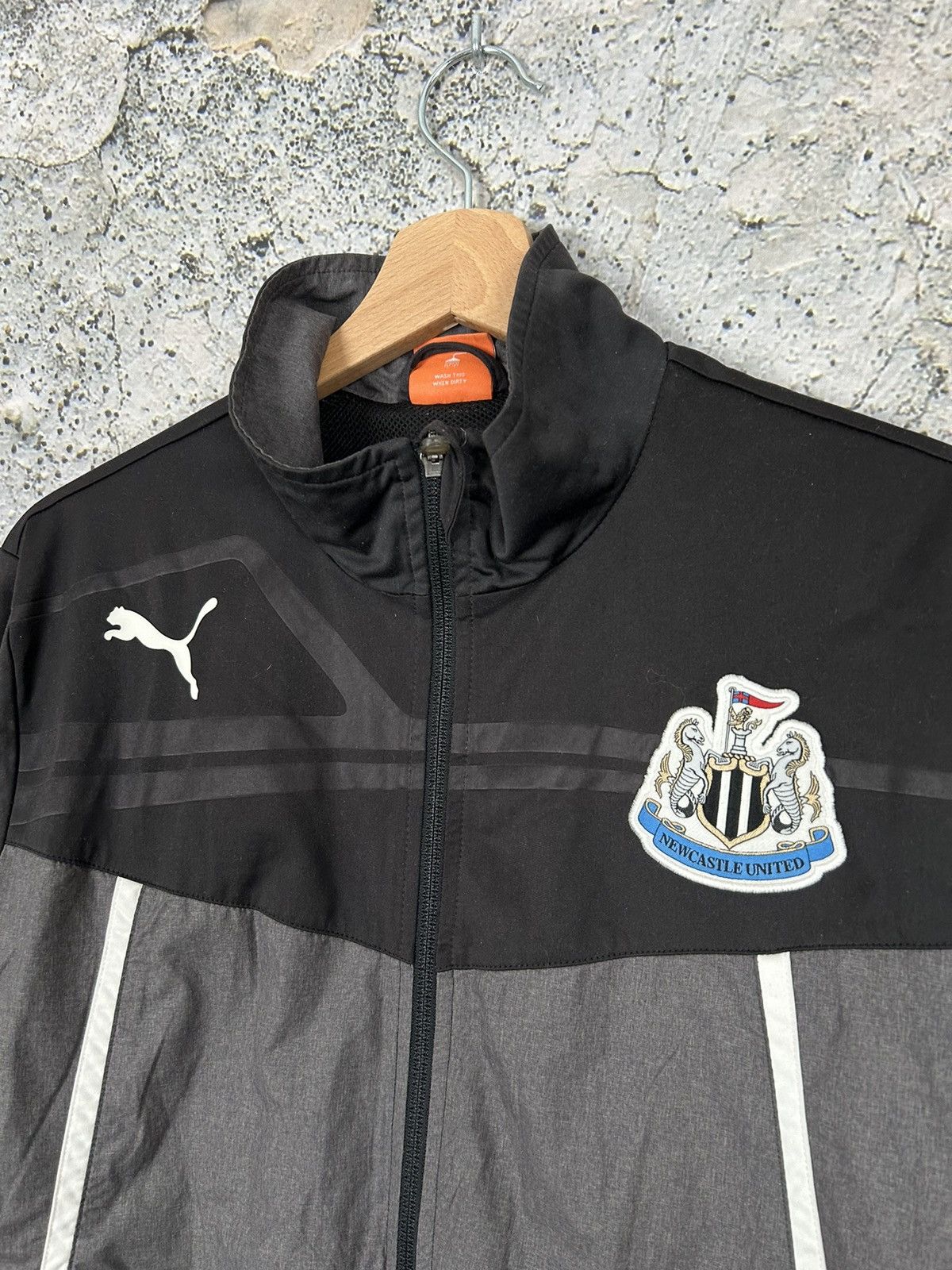 Puma Vintage Puma Newcastle United Soccer Sweatshirt Y2K Size US S / EU 44-46 / 1 - 3 Thumbnail