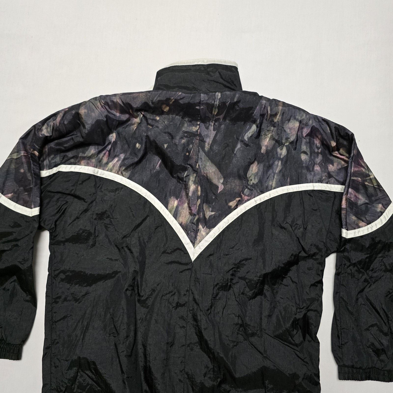 Avon Celli Vintage Avon Jacket M Abstract Windbreaker Nylon 90s Retro Size US M / EU 48-50 / 2 - 11 Thumbnail