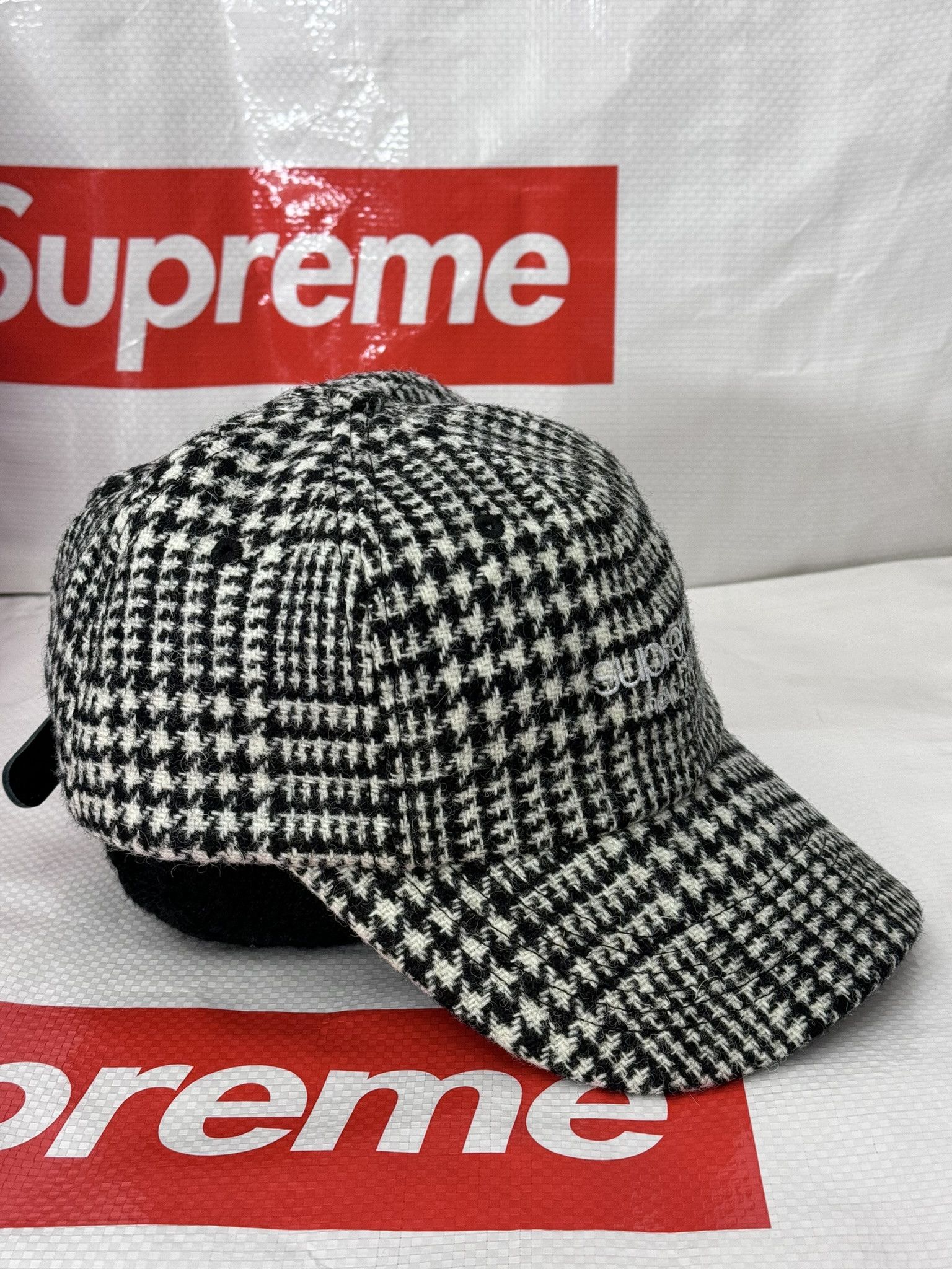 帽子 Supreme Harris Tweed 6-Panel Black Multi Supreme Harris Tweed