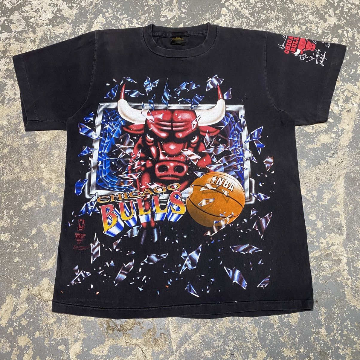 NBA × Vintage Vintage Chicago Bulls Shattered Backboard 1992 NBA Tshirt Size US L / EU 52-54 / 3 - 1 Thumbnail