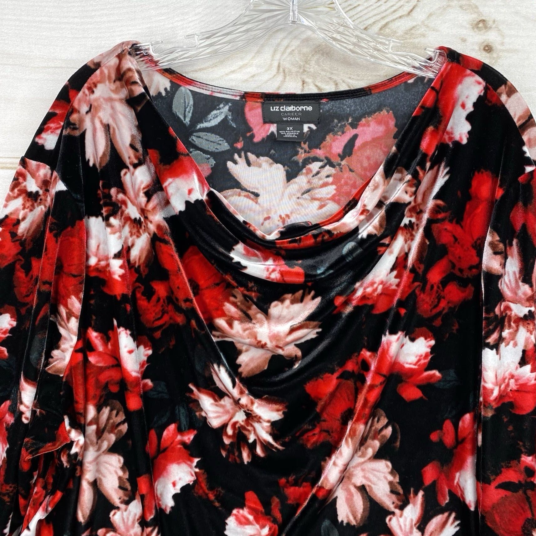 Liz Claiborne VINTAGE? (No) Liz Claiborne Top Womens 3X Black Red Floral Crushed Velvet Slouch Neck 3/4 Slv Size XXL / US 16-18 / IT 52-54 - 2 Thumbnail