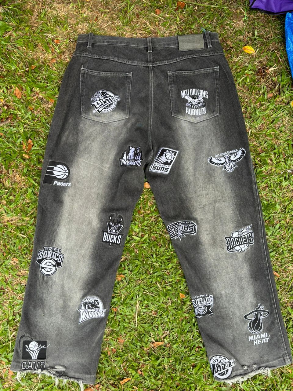 If Six Was Nine × JNCO × NBA Baggy Jeans Vintage NBA Unk Logo Patchwork Embroidered Size US 36 / EU 52 - 4 Thumbnail