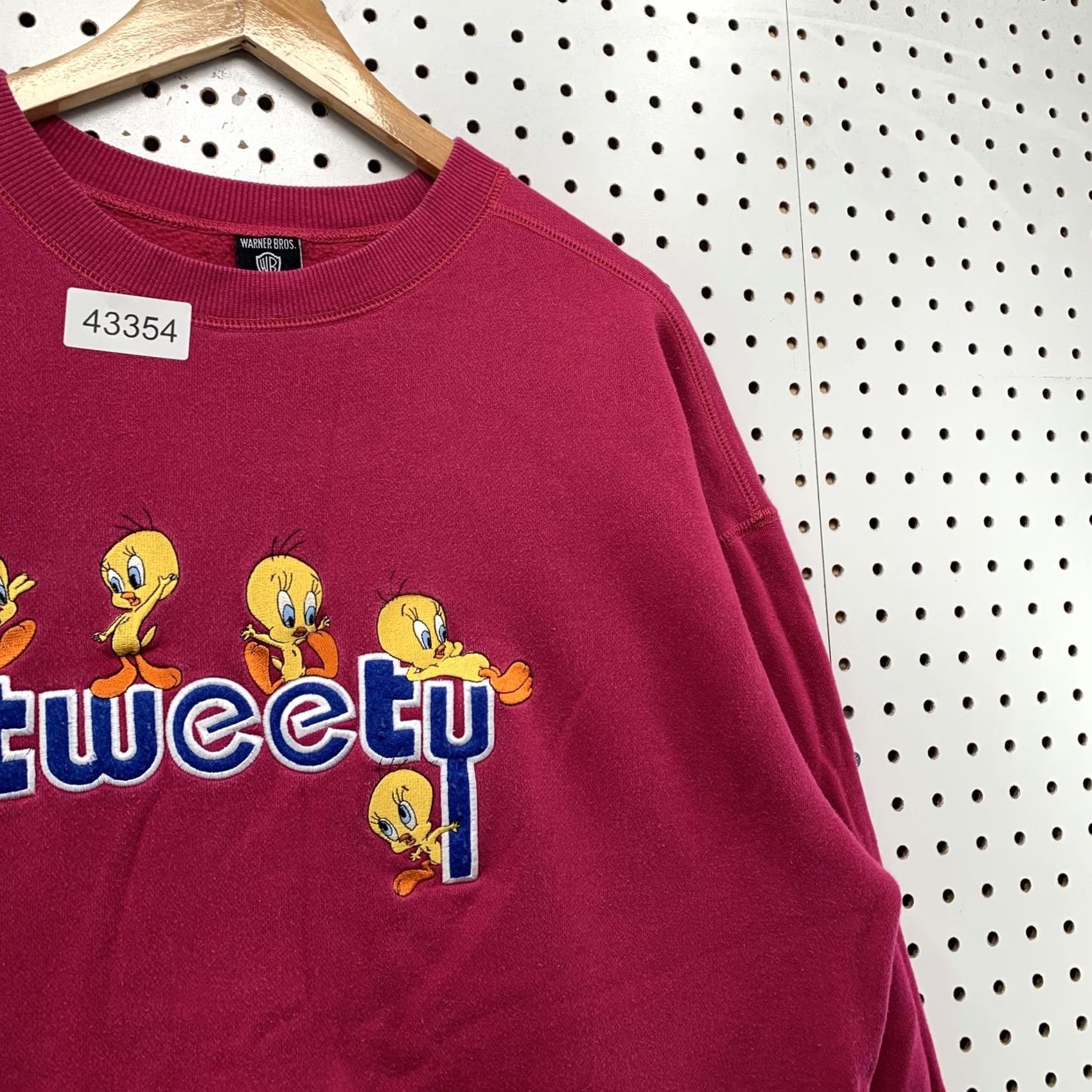 Vintage VINTAGE Warner Bros Tweety Crewneck Sweatshirt Mens XL Pink Fleece Embroidered Size US XL / EU 56 / 4 - 6 Thumbnail