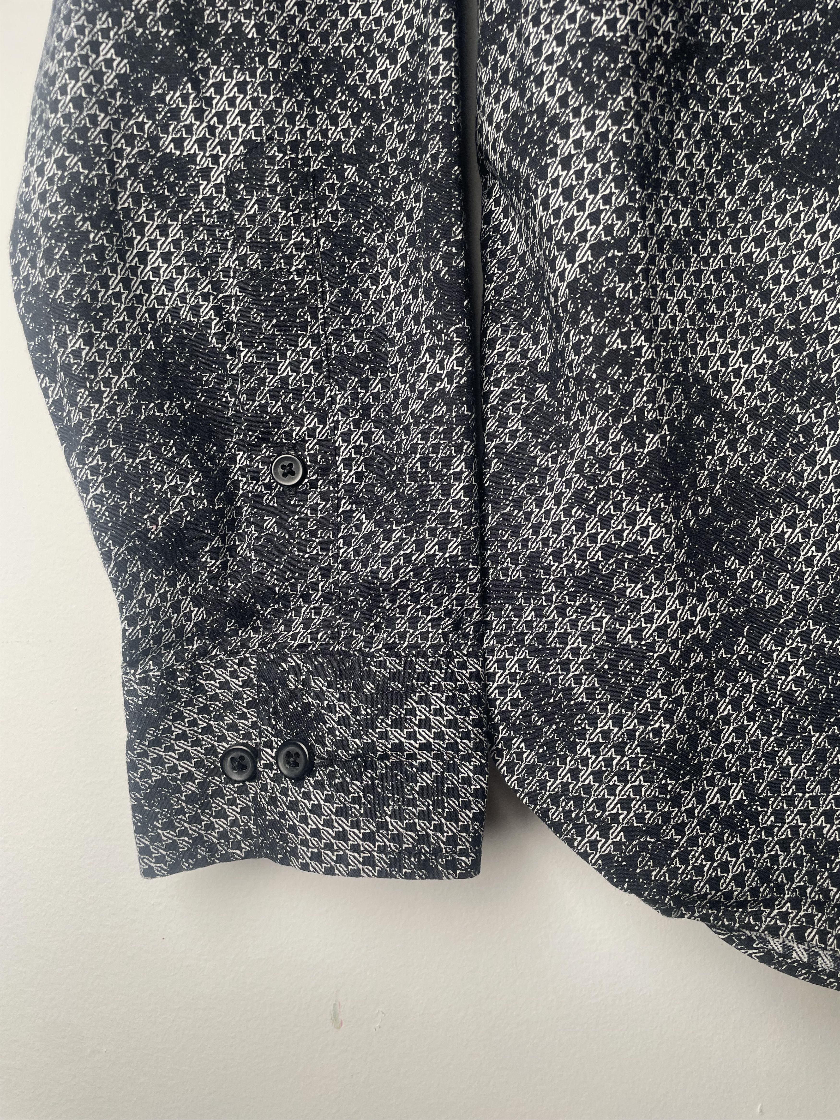 Ted Baker Ted Baker London Dark Geometric Print Button-Down Shirt M/L Size US M / EU 48-50 / 2 - 6 Thumbnail