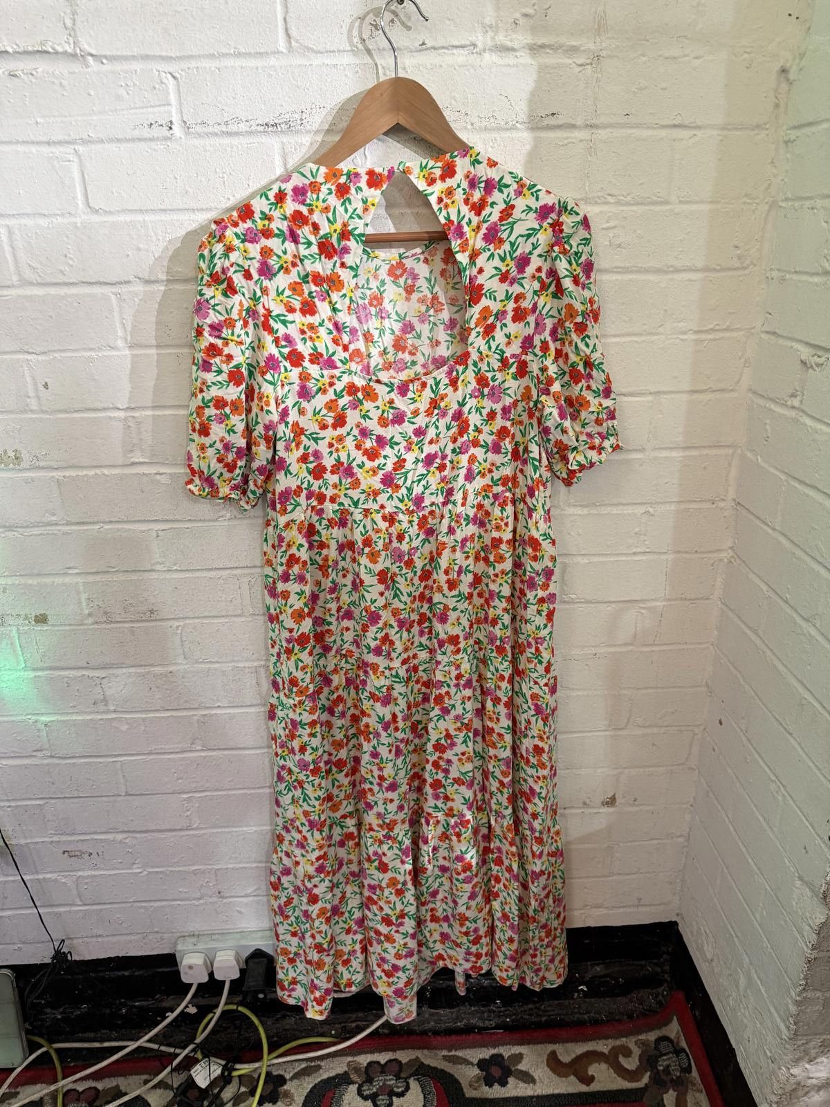 New Look New Look Bianca Floral Midi Dress UK 14 EU 42 Size XL / US 12-14 / IT 48-50 - 4 Thumbnail
