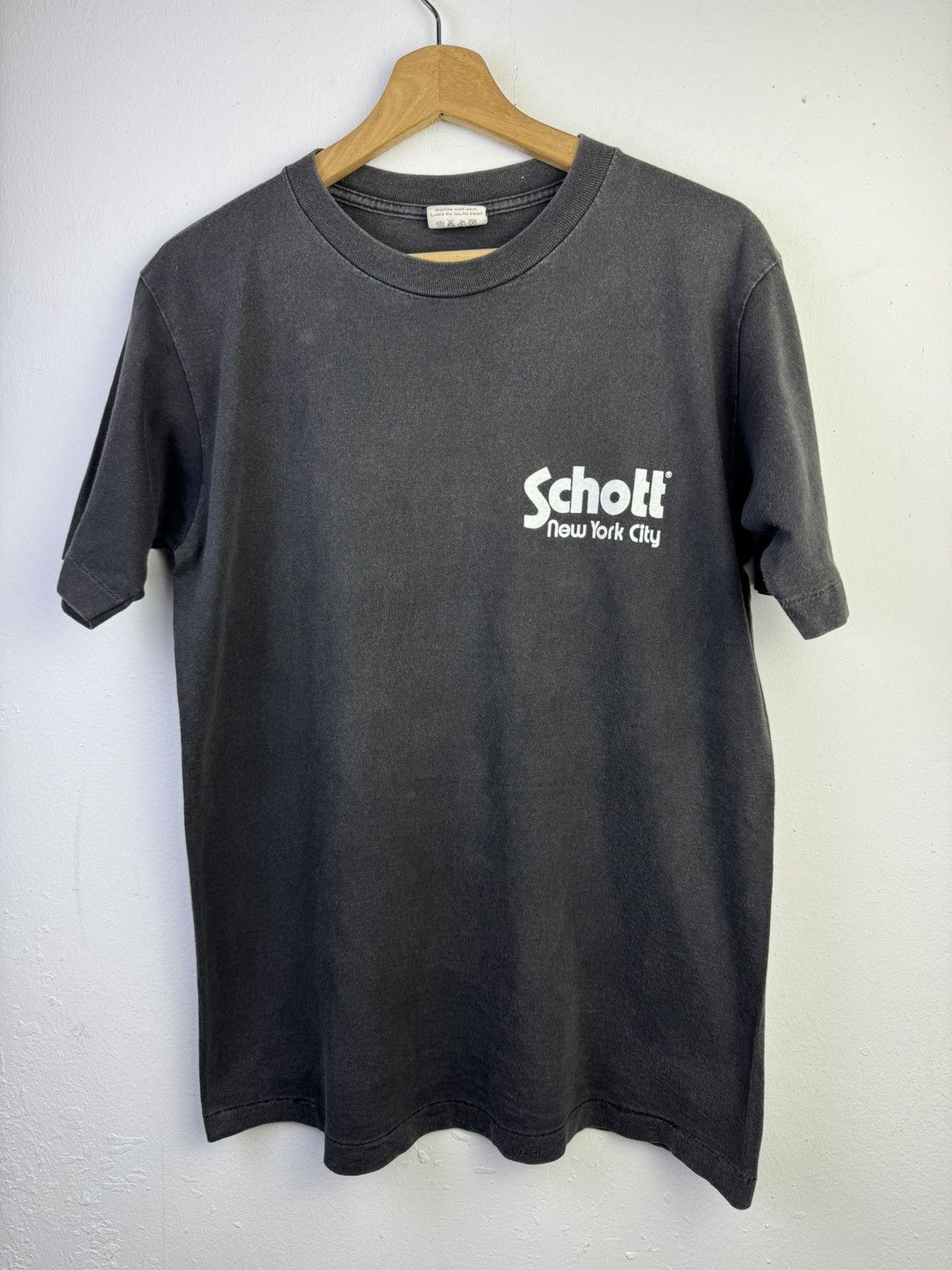Schott vintage 90s Schott NYC graphic tee in black cotton. Size US M / EU 48-50 / 2 - 4 Thumbnail