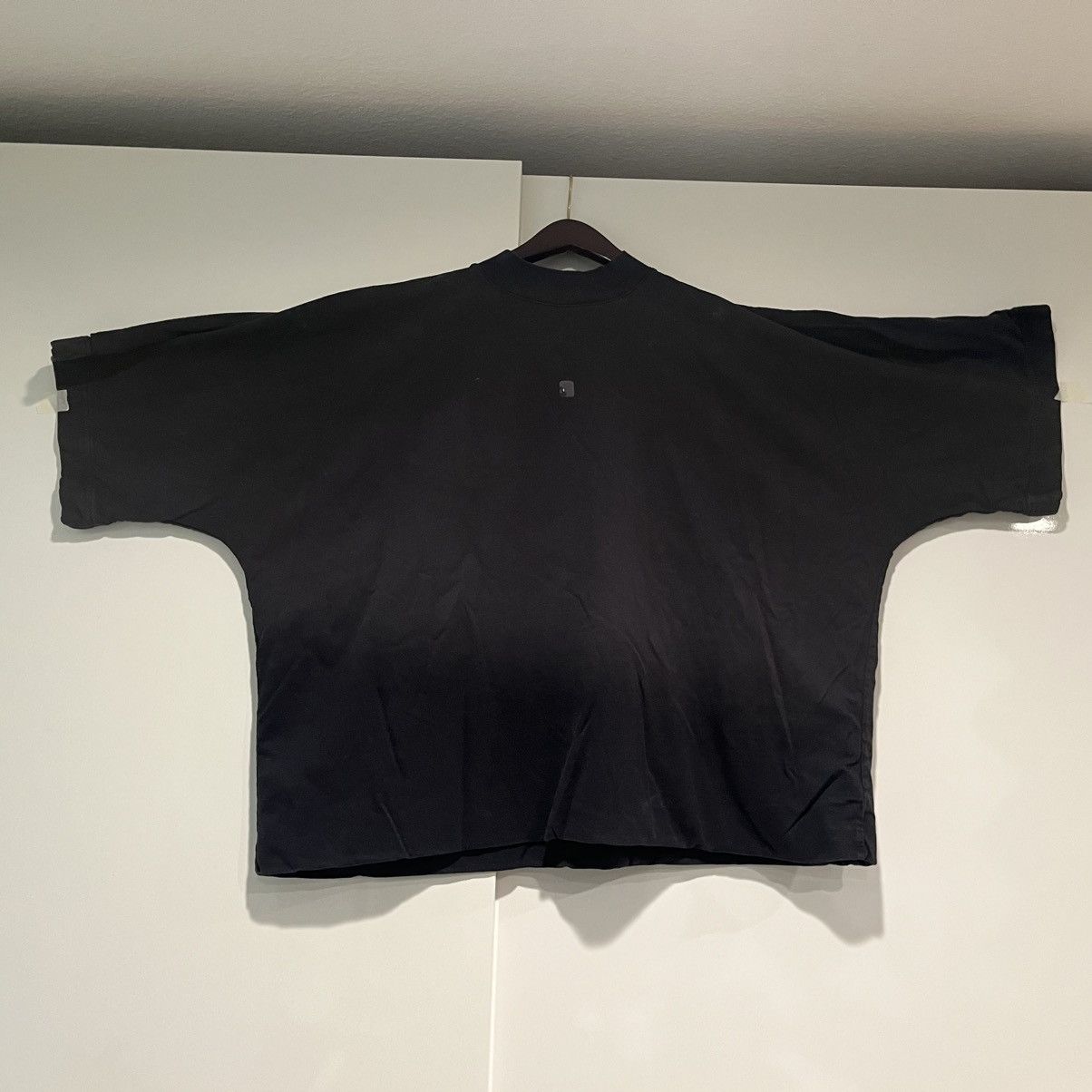 Balenciaga × Gap YEEZY Oversized 3/4 Sleeve Logo Tee Size US M / EU 48-50 / 2 - 2 Thumbnail