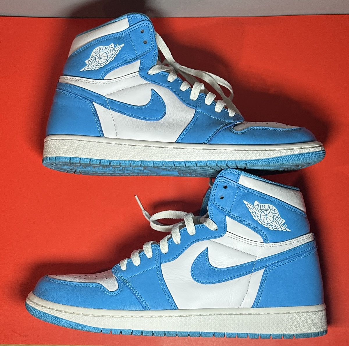 Jordan Brand Size 11 - Jordan 1 Retro High OG UNC 2015 Size US 11 / EU 44 - 2 Thumbnail