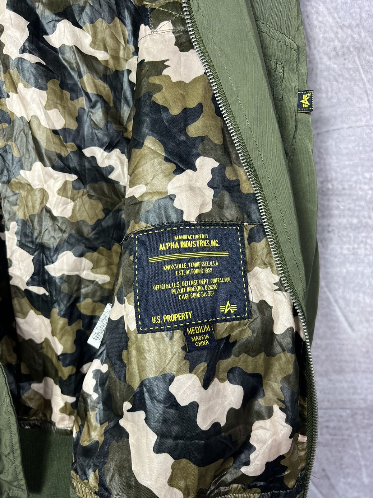Alpha Industries Alpha Industries Nylon bomber jacket Size US M / EU 48-50 / 2 - 7 Thumbnail