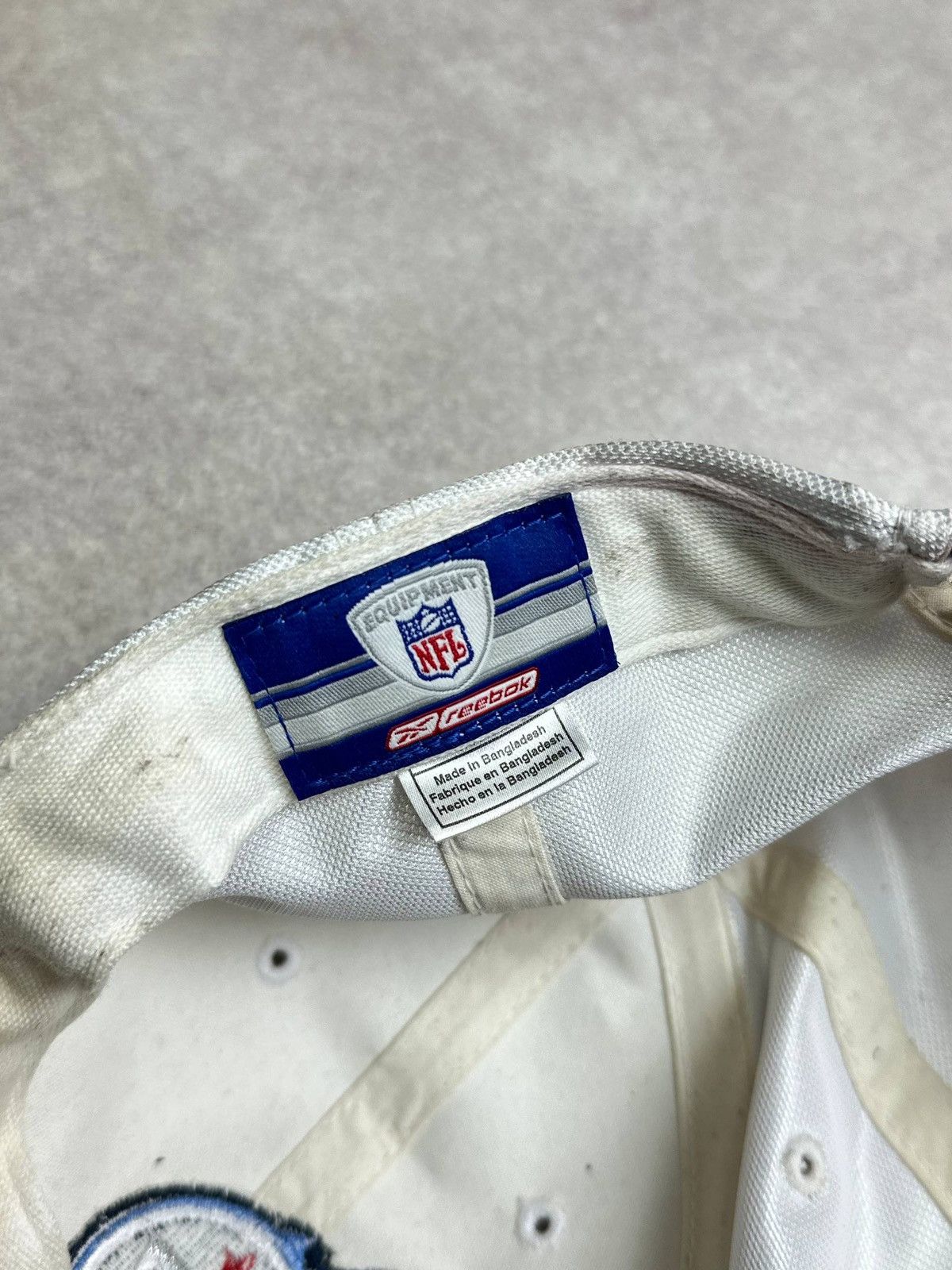 Vintage Vintage NFL Titans Reebok Archival Cap Size ONE SIZE - 8 Thumbnail