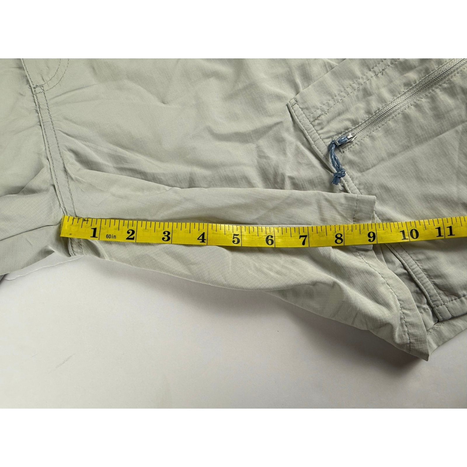 Wrangler Wrangler ATG Peak Light Gray Nylon Shorts - Size 38 Size US 38 / EU 54 - 5 Thumbnail