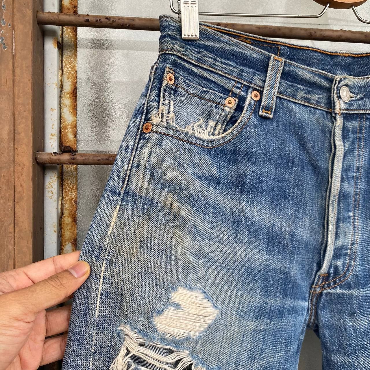 Levi's Vintage Clothing × Vintage VINTAGE LEVIS 501 DISTRESSED DIRTY JEAN KURT COBAIN BJ07-07 Size US 29 - 4 Thumbnail