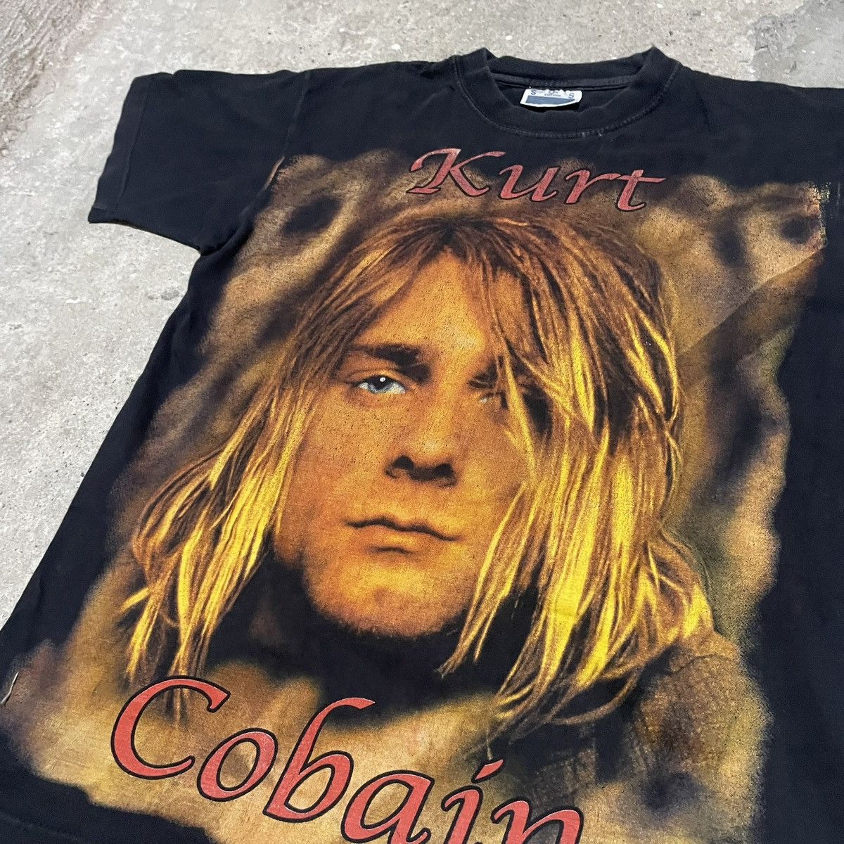 Band Tees Vintage 90s Nirvana Kurt Cobain t-shirt Size US S / EU 44-46 / 1 - 3 Thumbnail