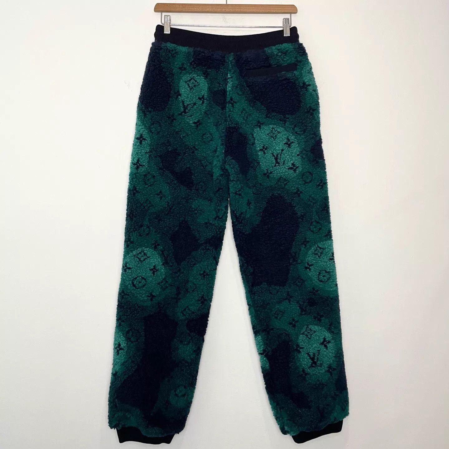 Louis Vuitton Louis Vuitton Monogram Fleece Pants L Size 28" / US 6 / IT 42 - 2 Thumbnail