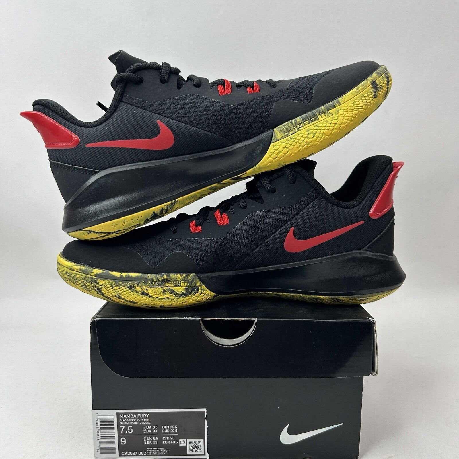 Nike Nike Kobe Mamba Fury “Alternate Bruce Lee” 2023 Size US 7.5 / EU 40-41 - 3 Thumbnail