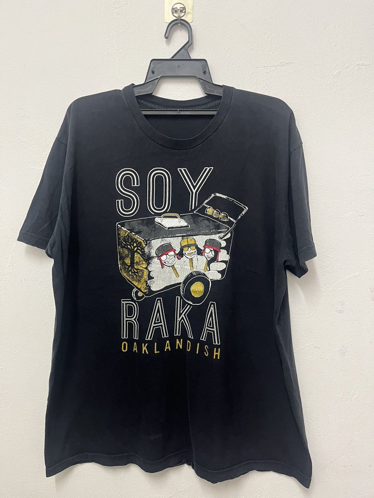 Vintage 90's Soy Raka Oaklandish Tee