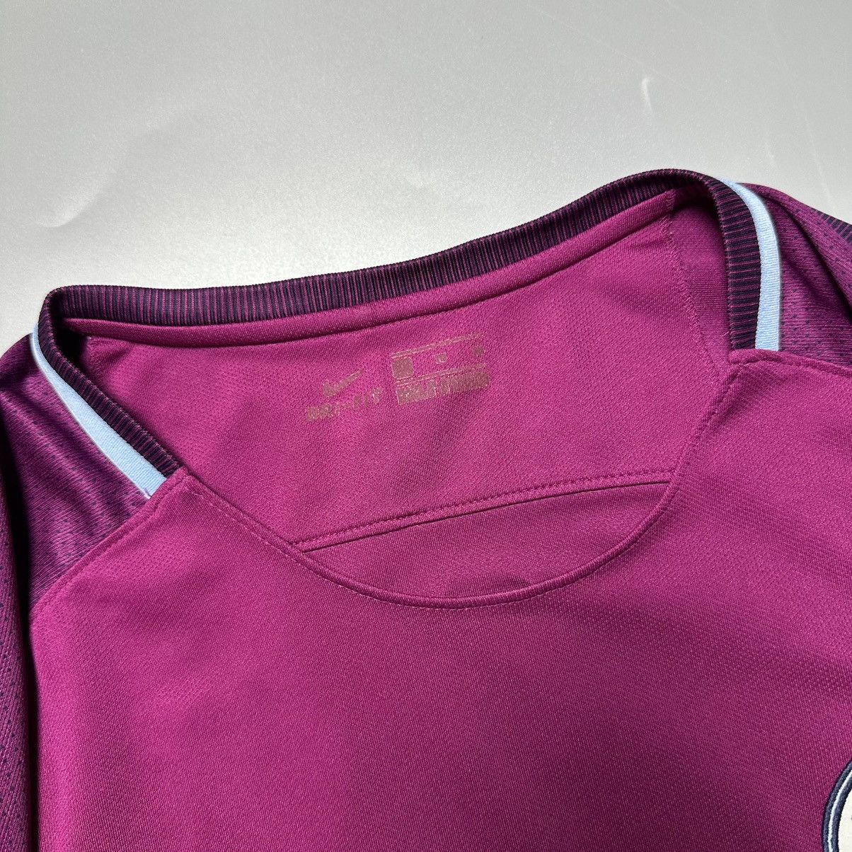 Nike MAN CITY NIKE 2017/2018 FOOTBALL AWAY JERSEY #33 JESUS Size US XL / EU 56 / 4 - 5 Thumbnail