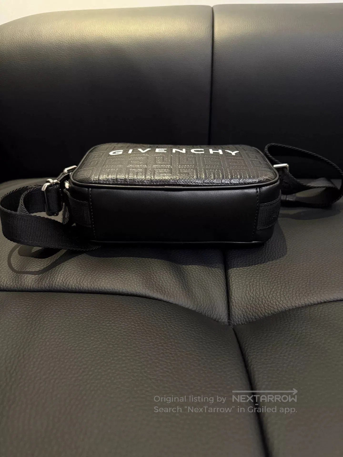 Givenchy Givenchy Black White Camera Bag. Size ONE SIZE - 6 Thumbnail
