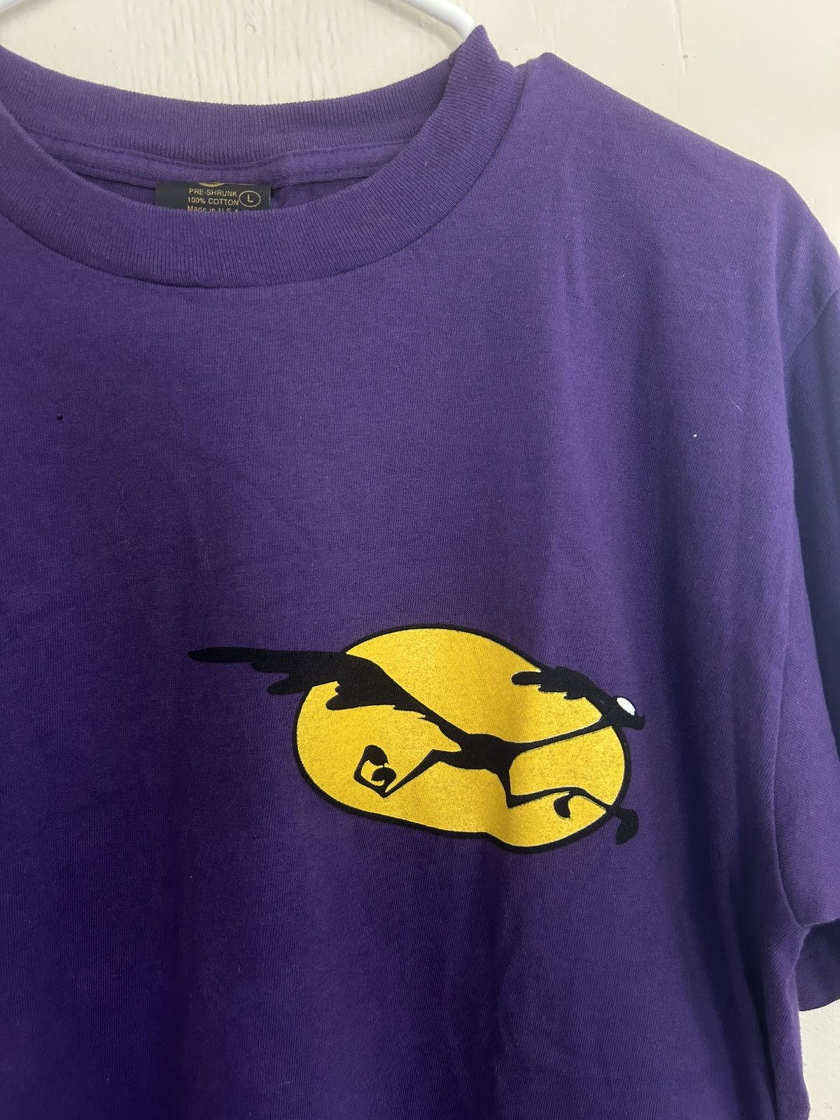 Vintage 1995 Road Runner Bust Threw Graphic Purple T-shirt Size US L / EU 52-54 / 3 - 6 Thumbnail
