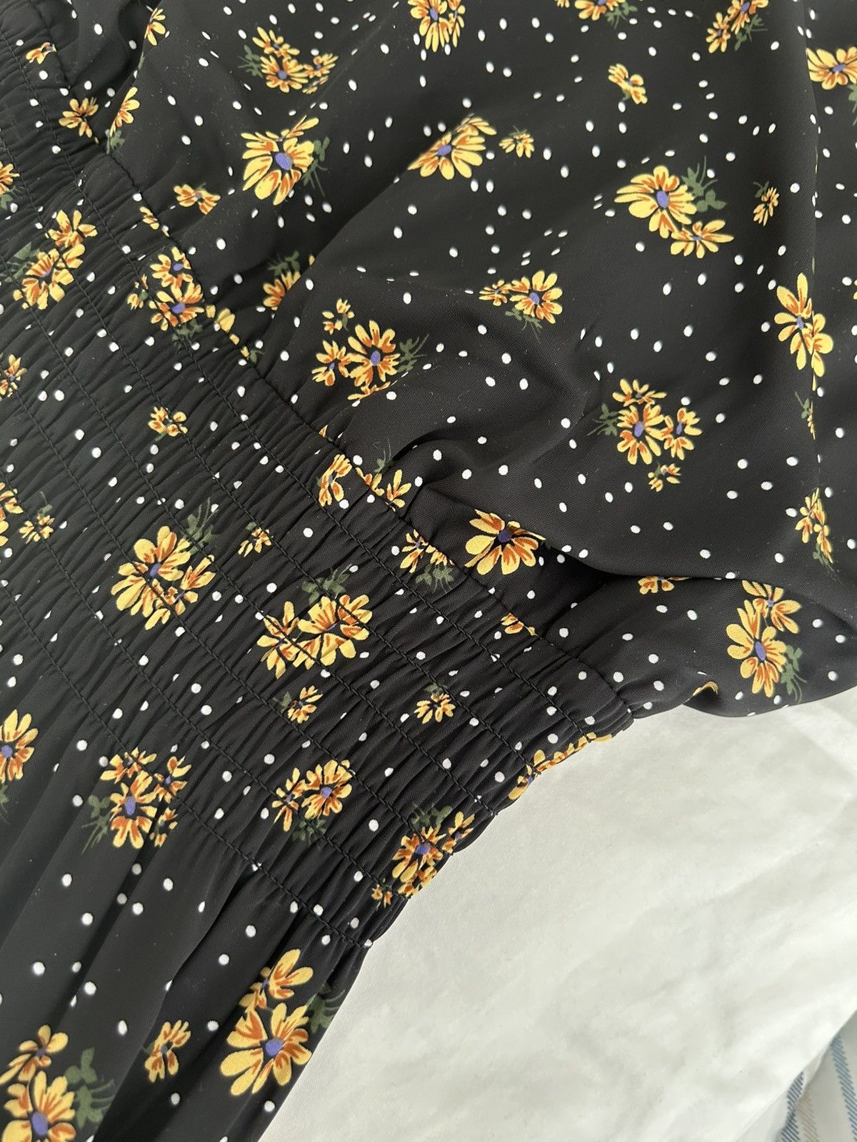 Saks Fifth Avenue Saks Fifth Avenue Black Floral Smocked Midi Dress – Size 4 Size S / US 4 / IT 40 - 4 Thumbnail