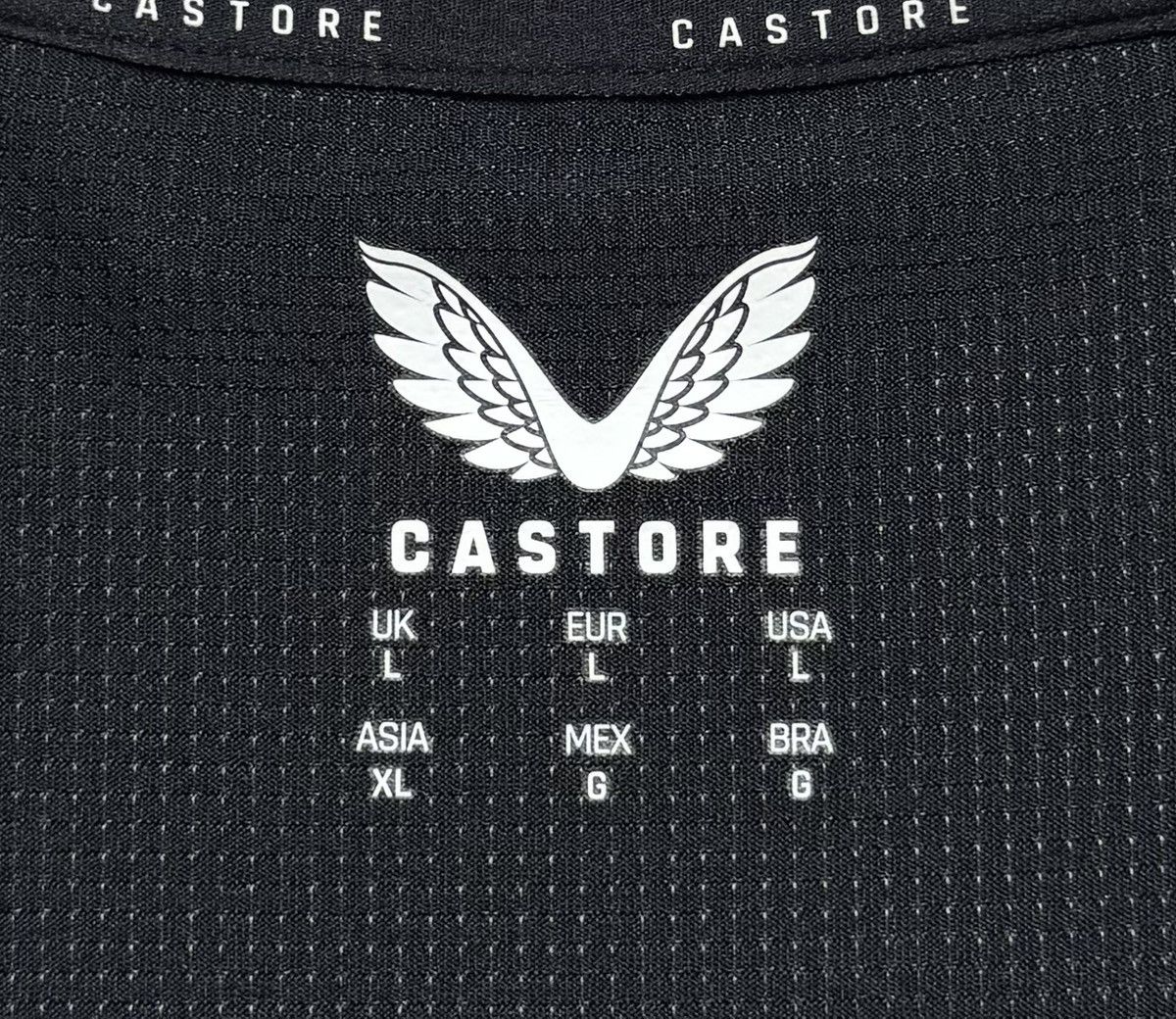 Castore Wolverhampton Wanderers FC 2023 2024 Shirt Jersey Castore Size US L / EU 52-54 / 3 - 12 Thumbnail