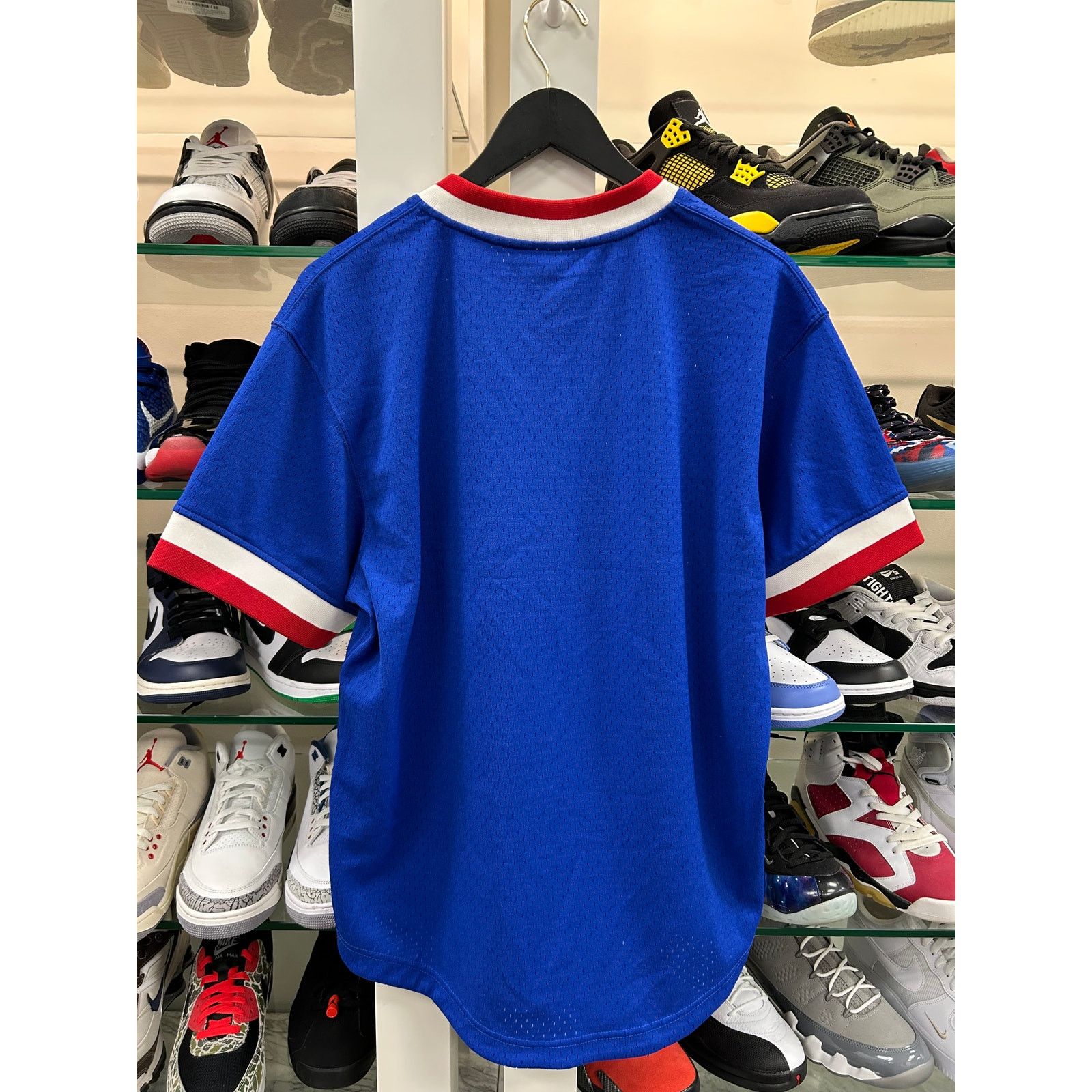 Mitchell & Ness Philadelphia 76ers "Hardwood Classics" V-neck mesh T-shirt Size US L / EU 52-54 / 3 - 2 Thumbnail