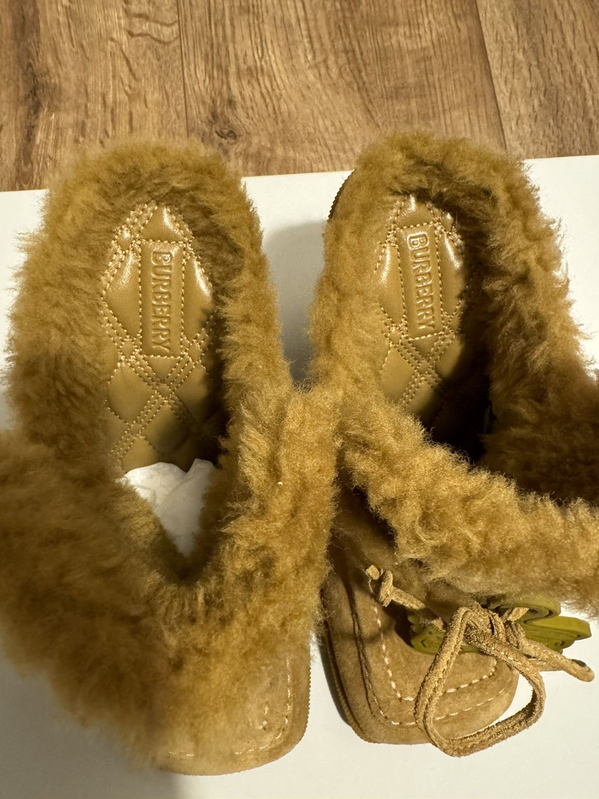 Burberry Burberry shearling boots-mules brown-mustard, size 35 It Size US 5 / IT 35 - 4 Thumbnail
