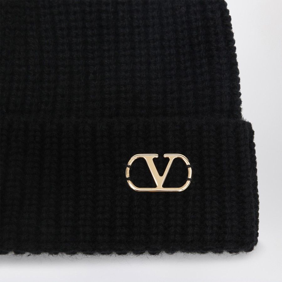 Valentino o1d2blof1025 Size:OS/ V Logo Signature Beanie / Hat in Black Size ONE SIZE - 3 Thumbnail